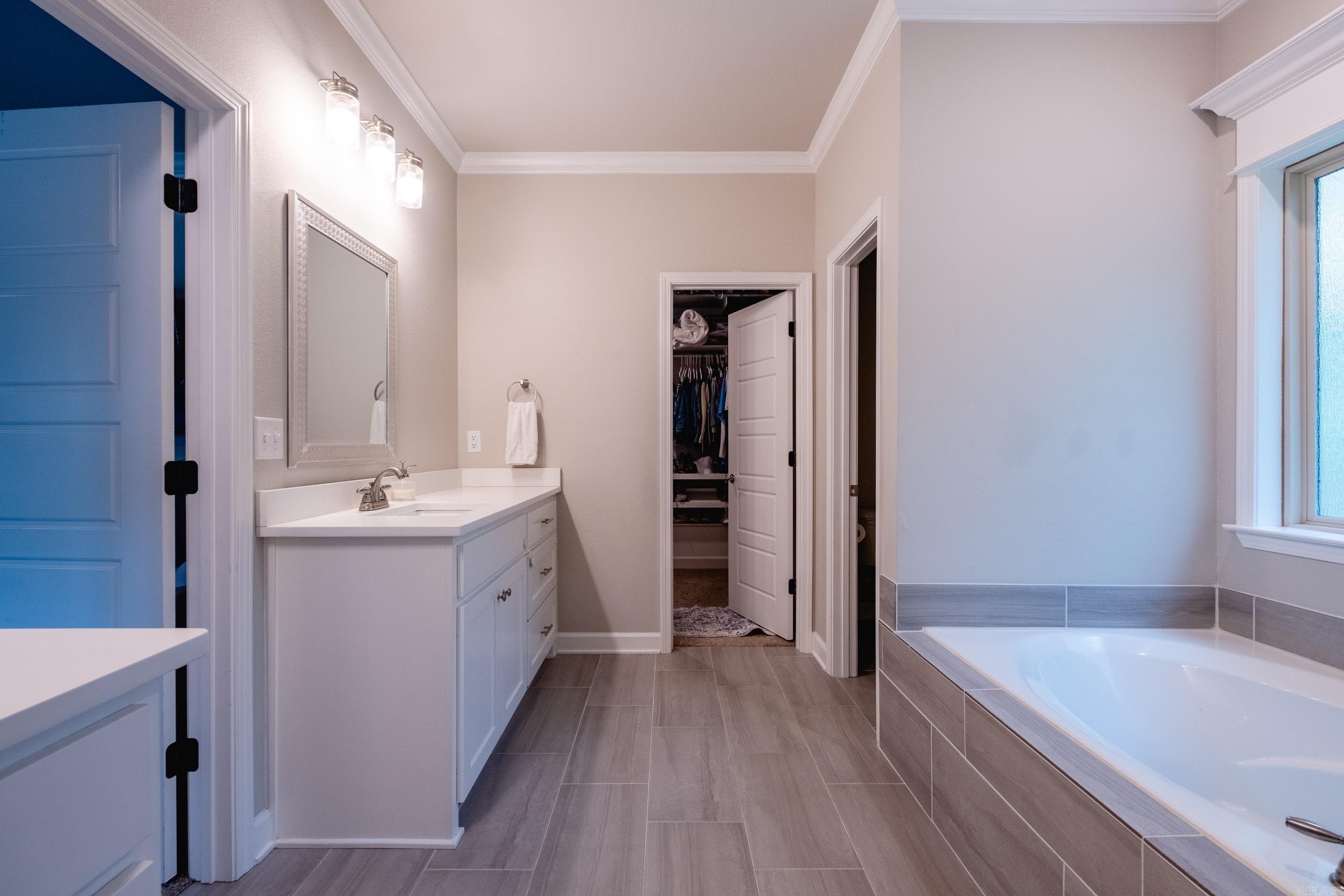 PINEWOOD ESTATES - Residential