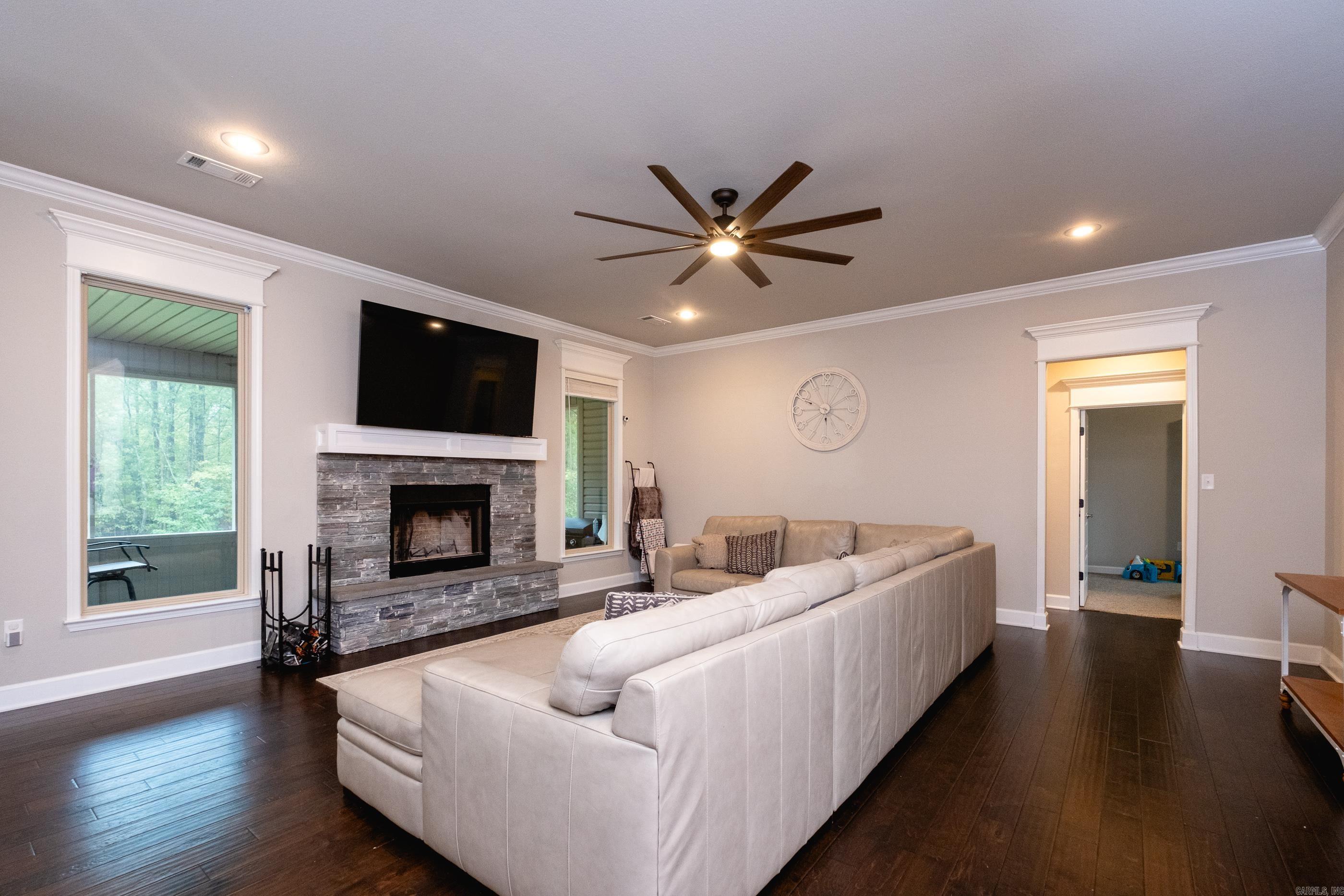 PINEWOOD ESTATES - Residential