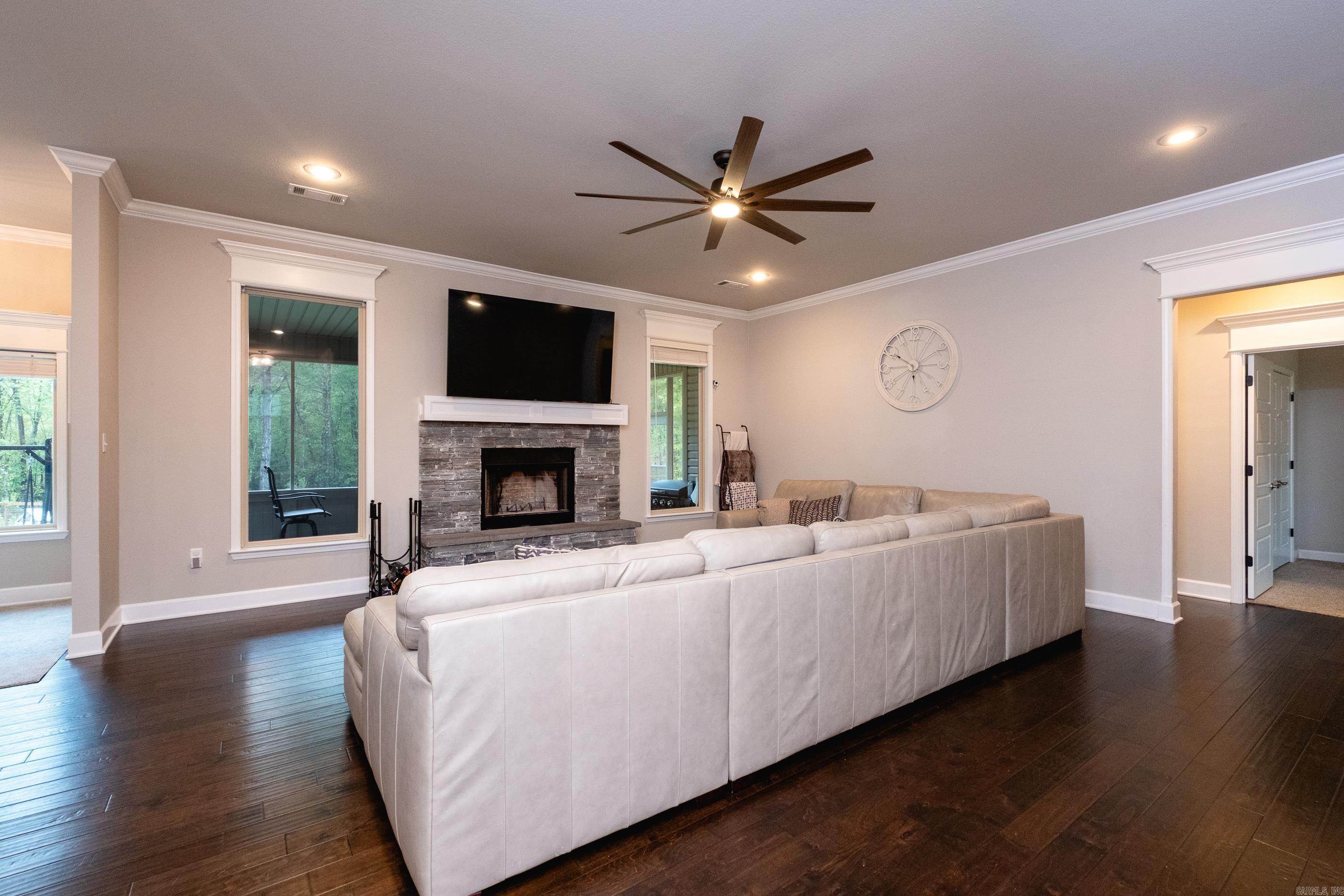 PINEWOOD ESTATES - Residential