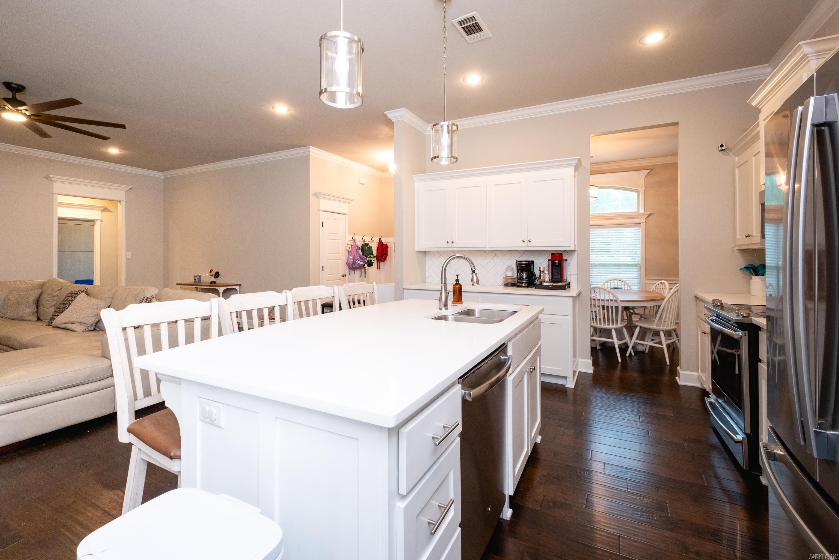 PINEWOOD ESTATES - Residential