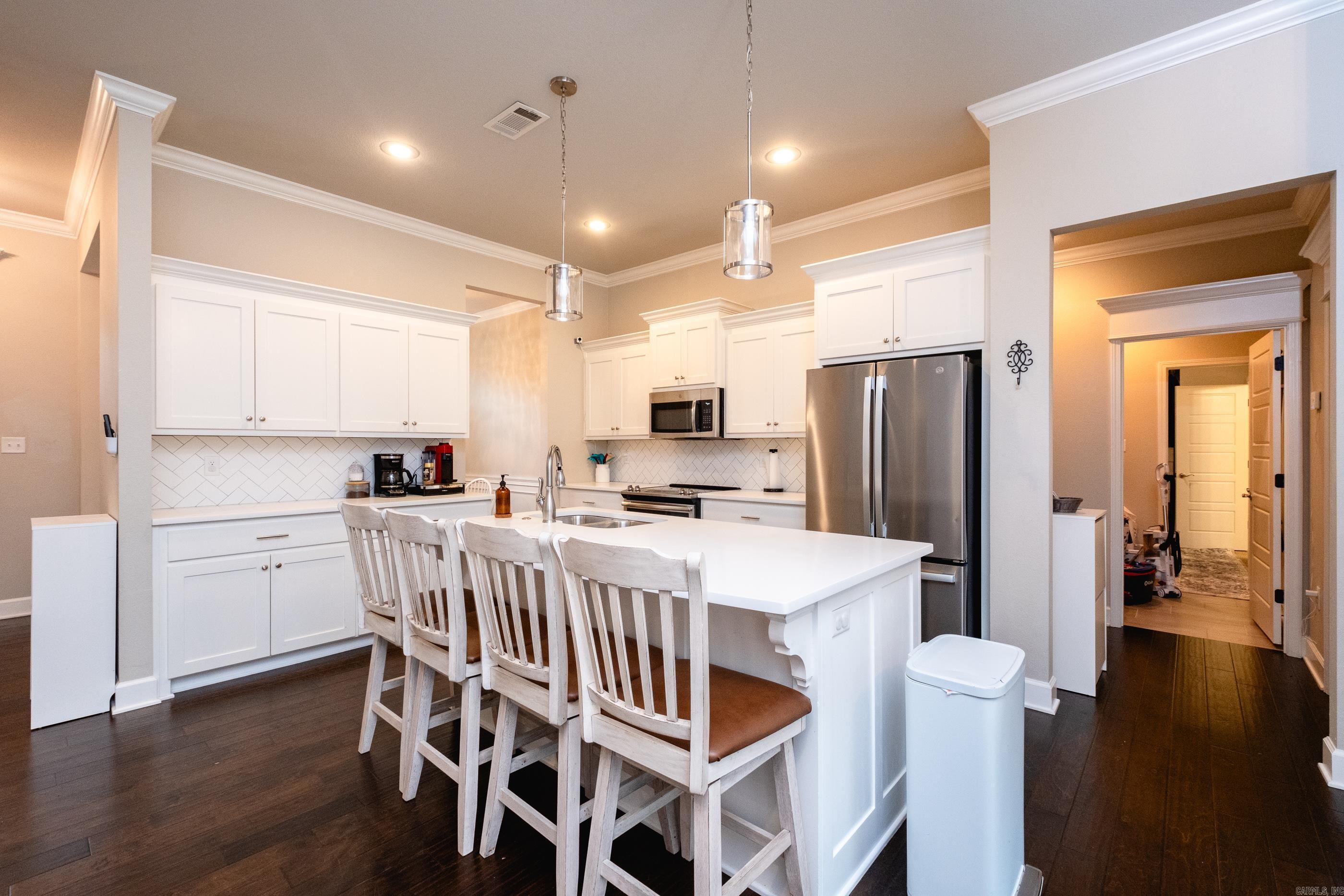 PINEWOOD ESTATES - Residential