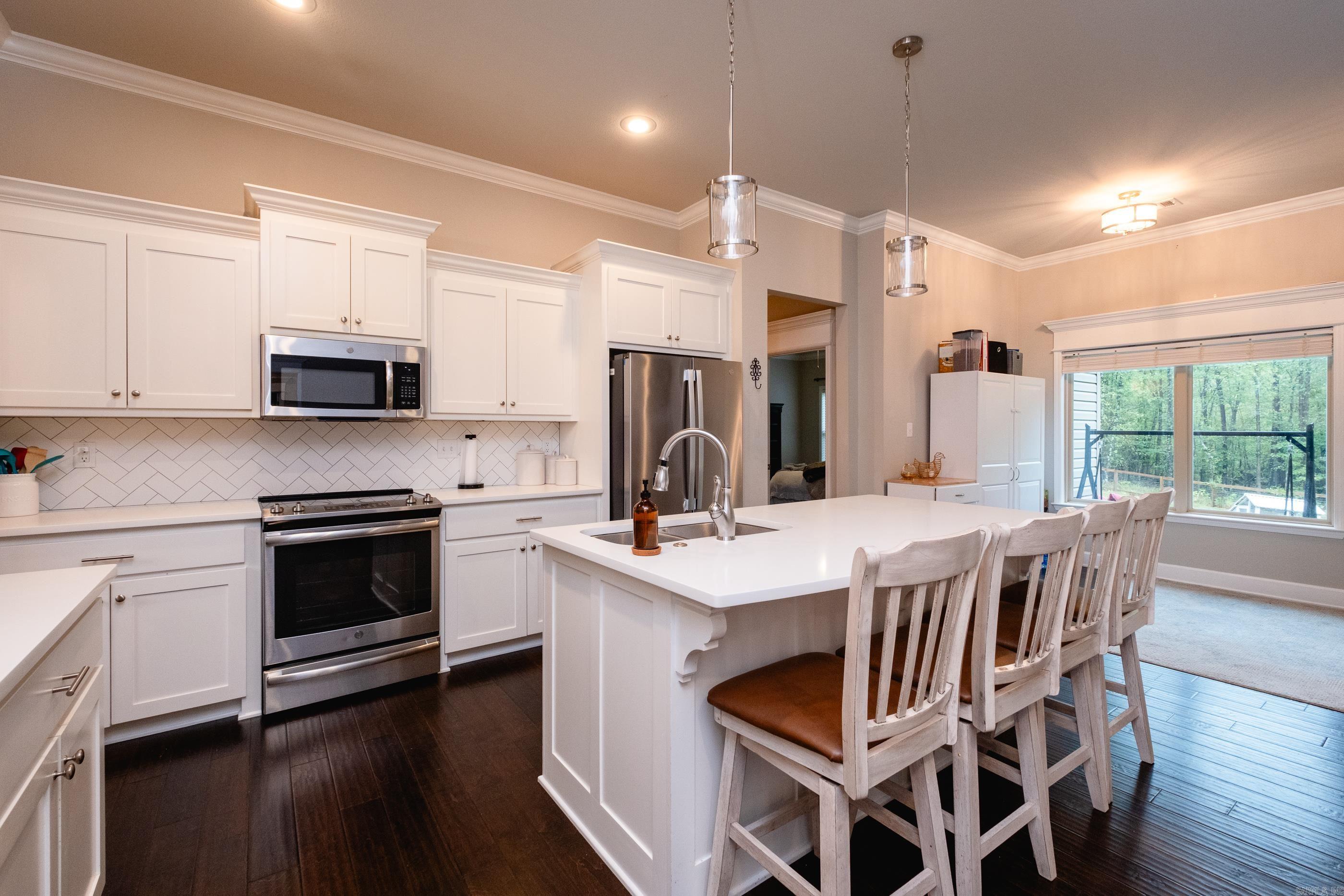 PINEWOOD ESTATES - Residential