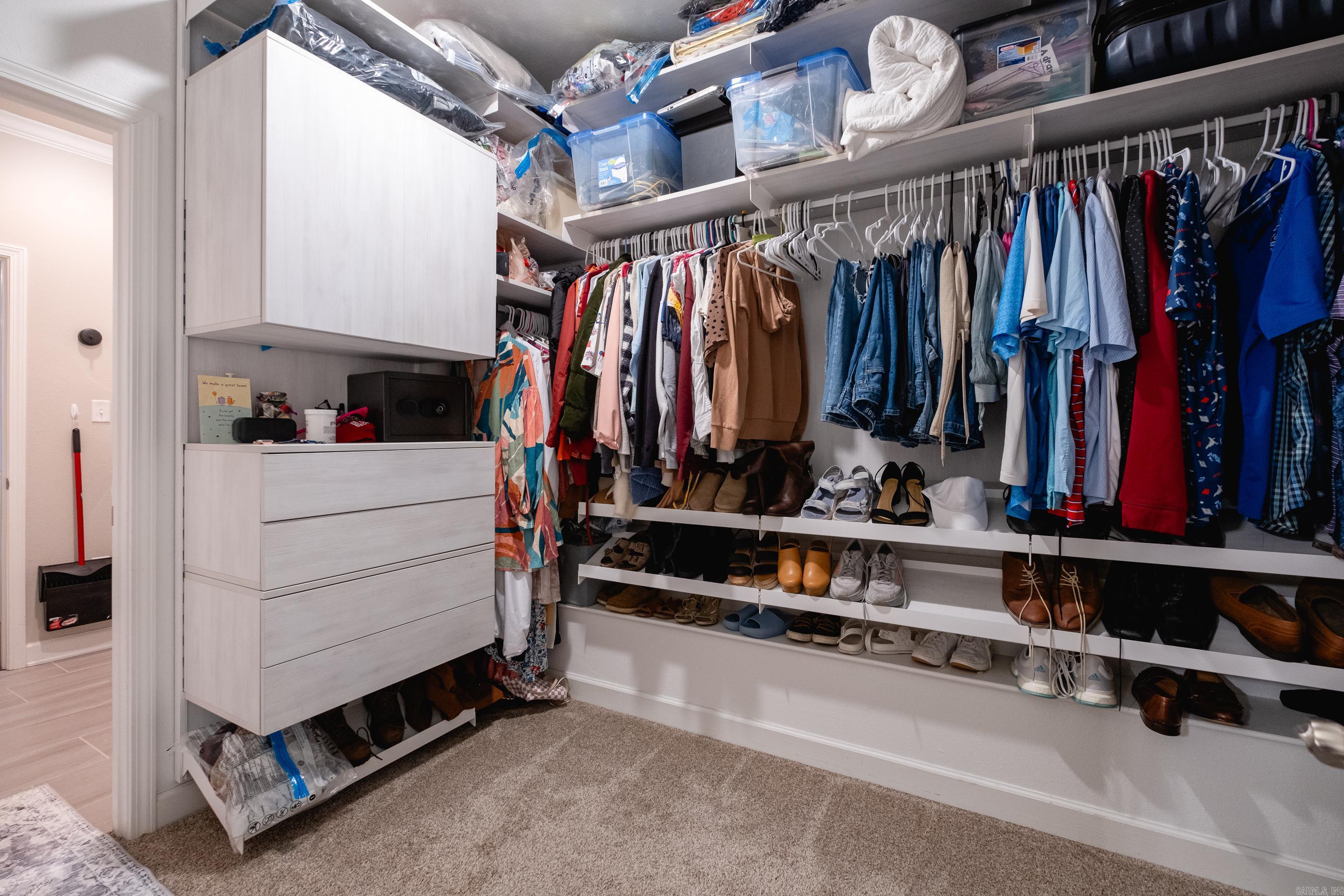 PINEWOOD ESTATES - Residential