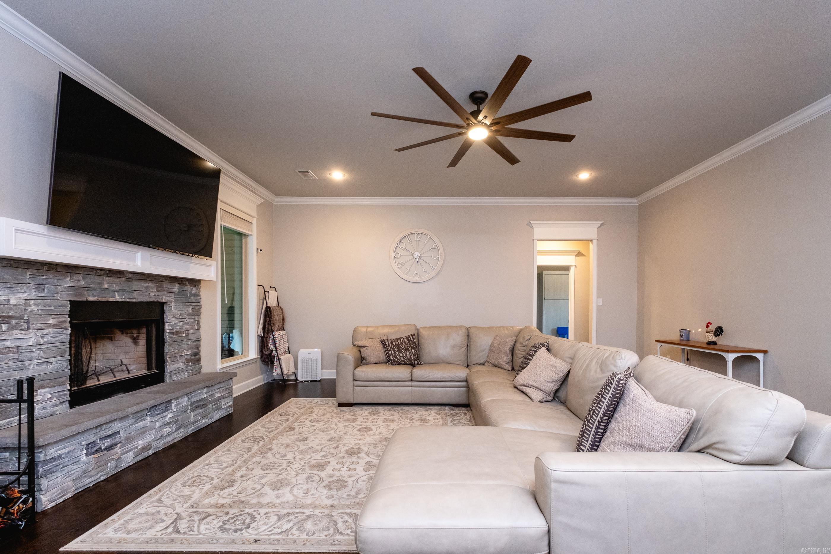 PINEWOOD ESTATES - Residential