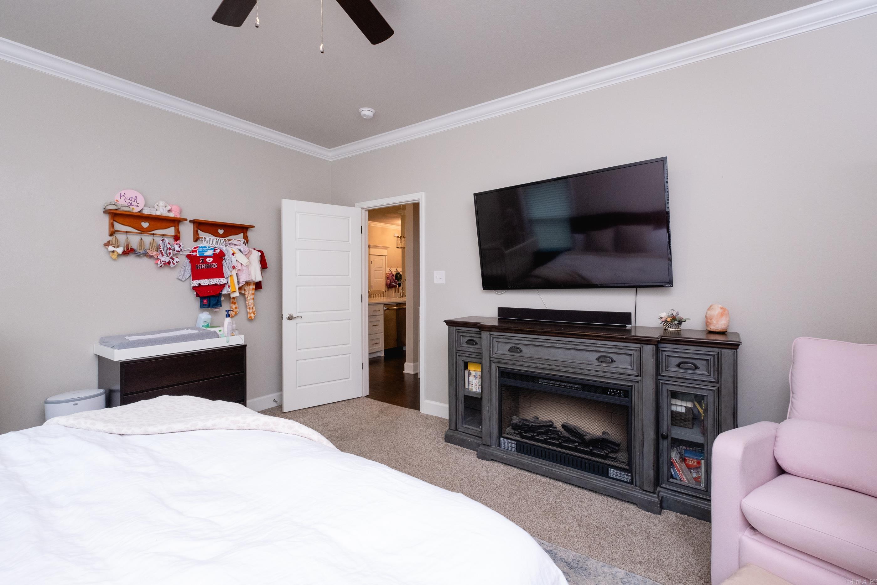 PINEWOOD ESTATES - Residential