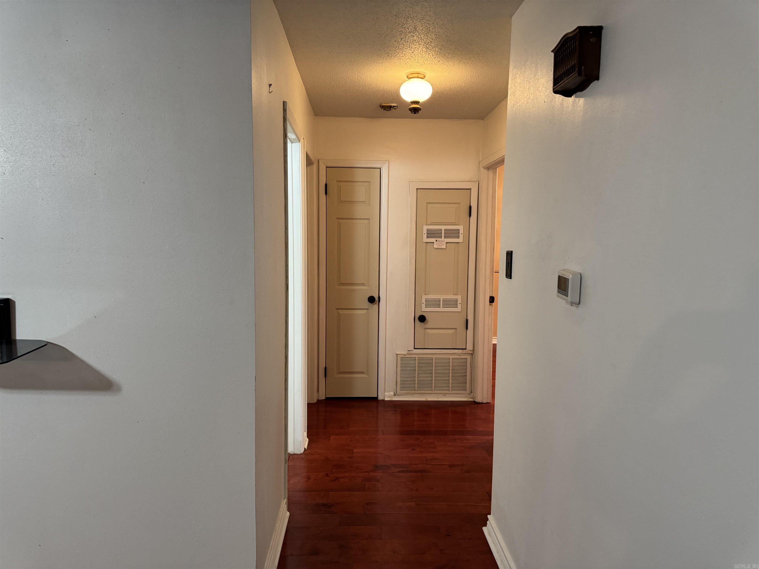 TWIN LAKES - Residential