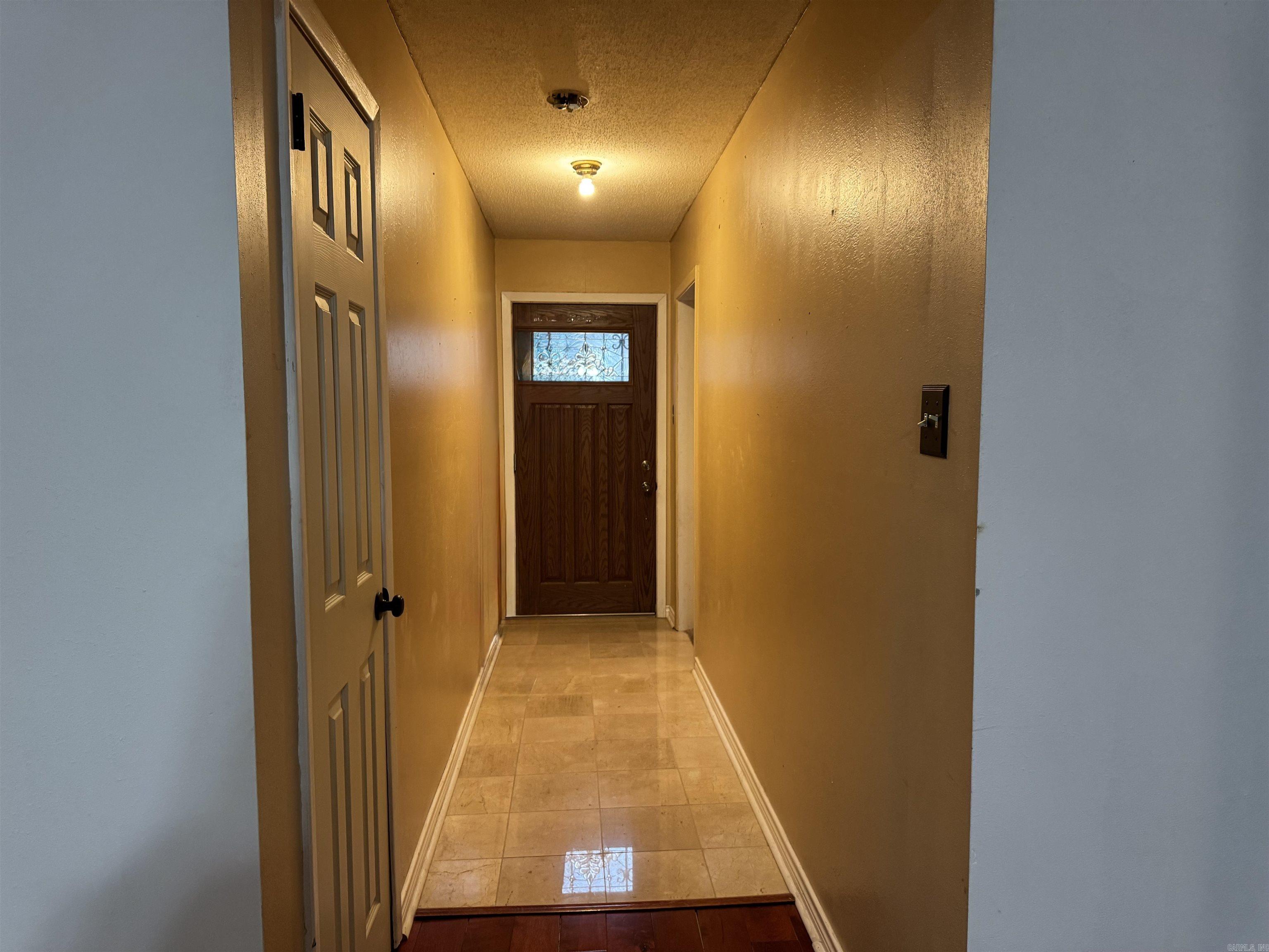 TWIN LAKES - Residential