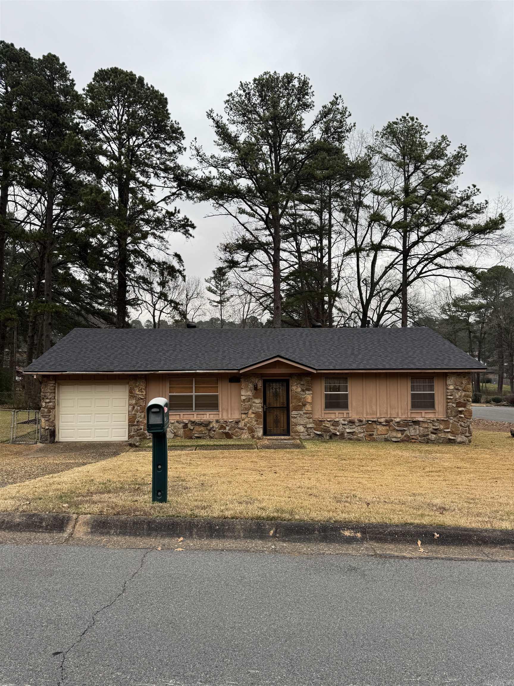 TWIN LAKES - Residential