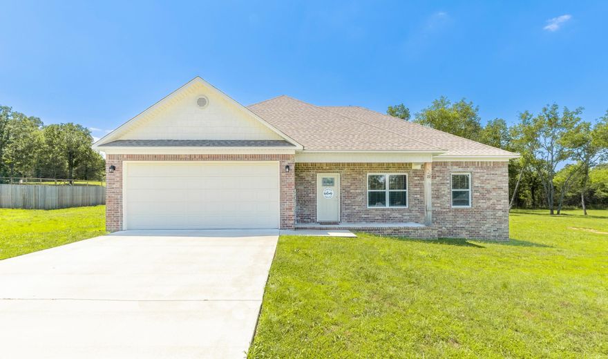 ***$2,500 OF BUYERS CLOSING COSTS PAID BY SELLER WITH ACCEPTABLE OFFER!*** LIKE NEW HOME ON 1 ACRE IN HIGHLY RATED GREENBRIER SCHOOL DISTRICT! Nestled on a quiet dead-end street and situated on a level 1 acre lot that backs up to trees, this IMMACULATE, one owner home, offers the perfect blend of tranquility & modern living. The desirable, open concept, split floor plan featuring vaulted ceilings in the living room, creating an airy & inviting atmosphere. The chef's kitchen boats sleek granite countertops and stylish stainless steel appliances. The split floor plan offers a private primary suite with a huge walk-in closet separate from the other bedrooms, providing a serene retreat. Durable, easy to clean laminate vinyl flooring throughout the entire home. The backyard is a private oasis, bordered by a picturesque tree line that enhances your sense of seclusion and tranquility. This home is perfect for those seeking a peaceful lifestyle without sacrificing convenience and modern amenities. Don't miss out on making this beautiful house your home. Schedule a tour today and experience the perfect blend of luxury, comfort, and privacy! Agents see remarks