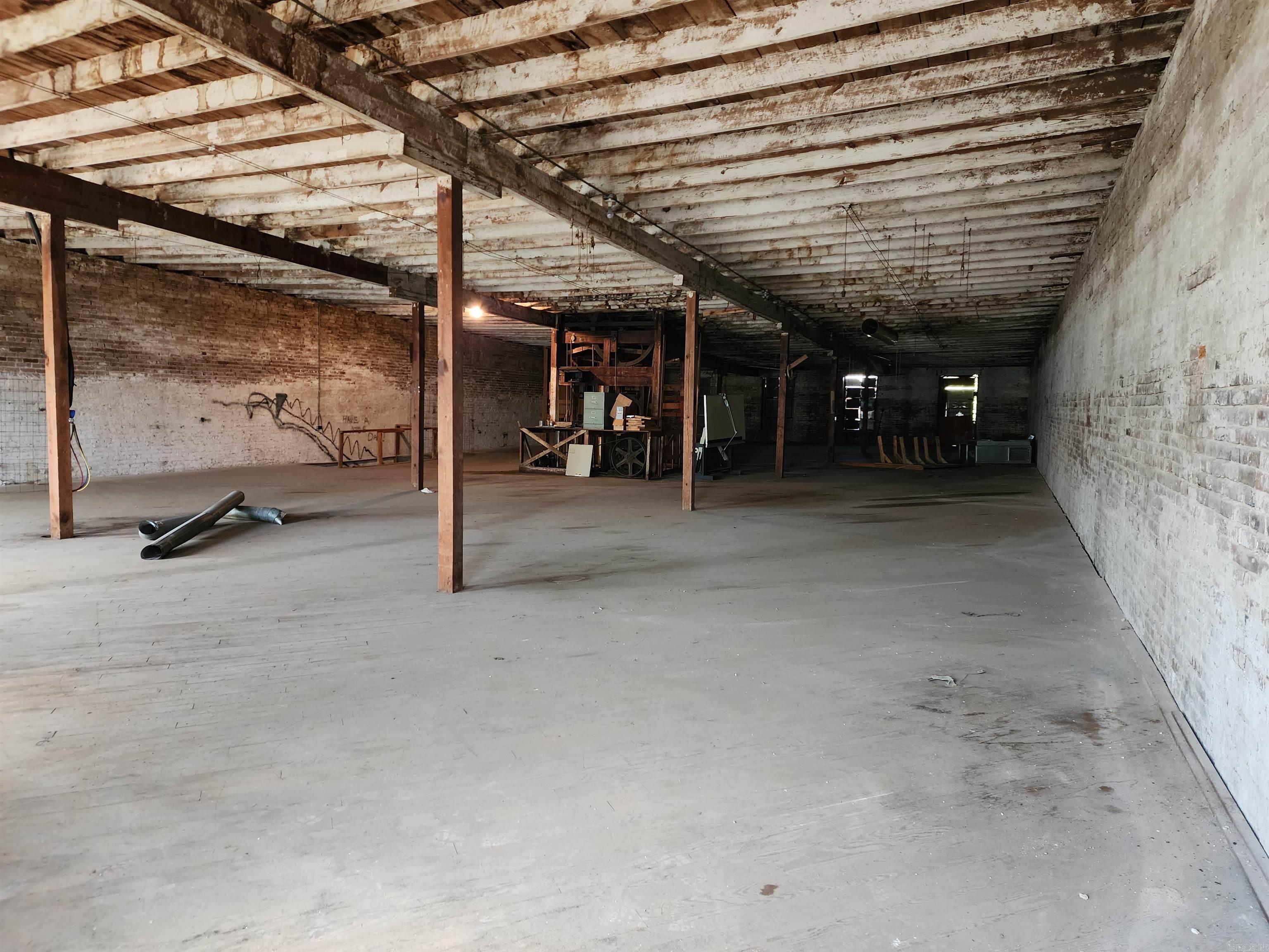 Hs Land & Imp - Commercial Sale