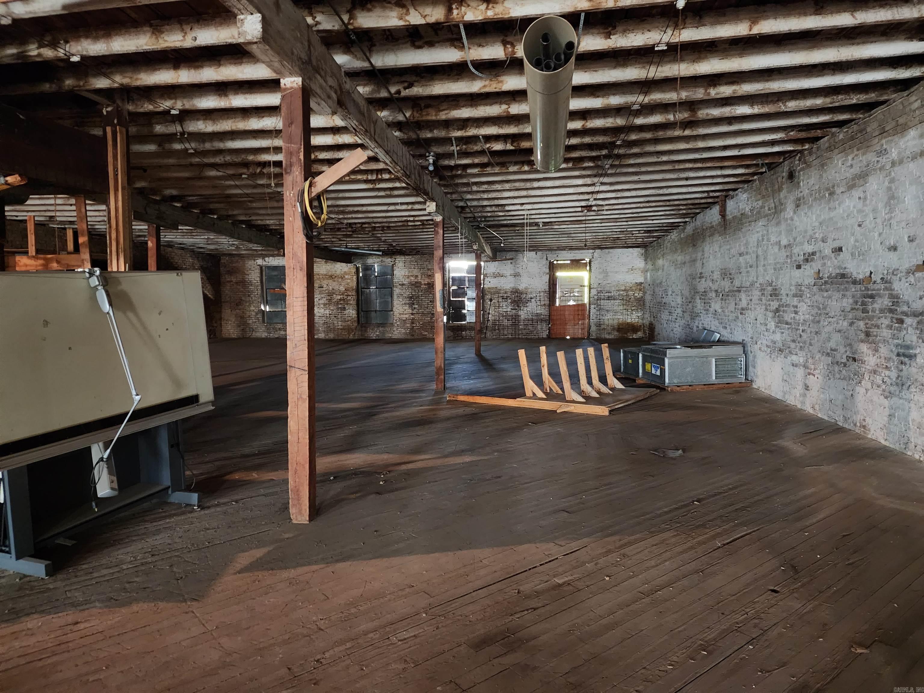 Hs Land & Imp - Commercial Sale