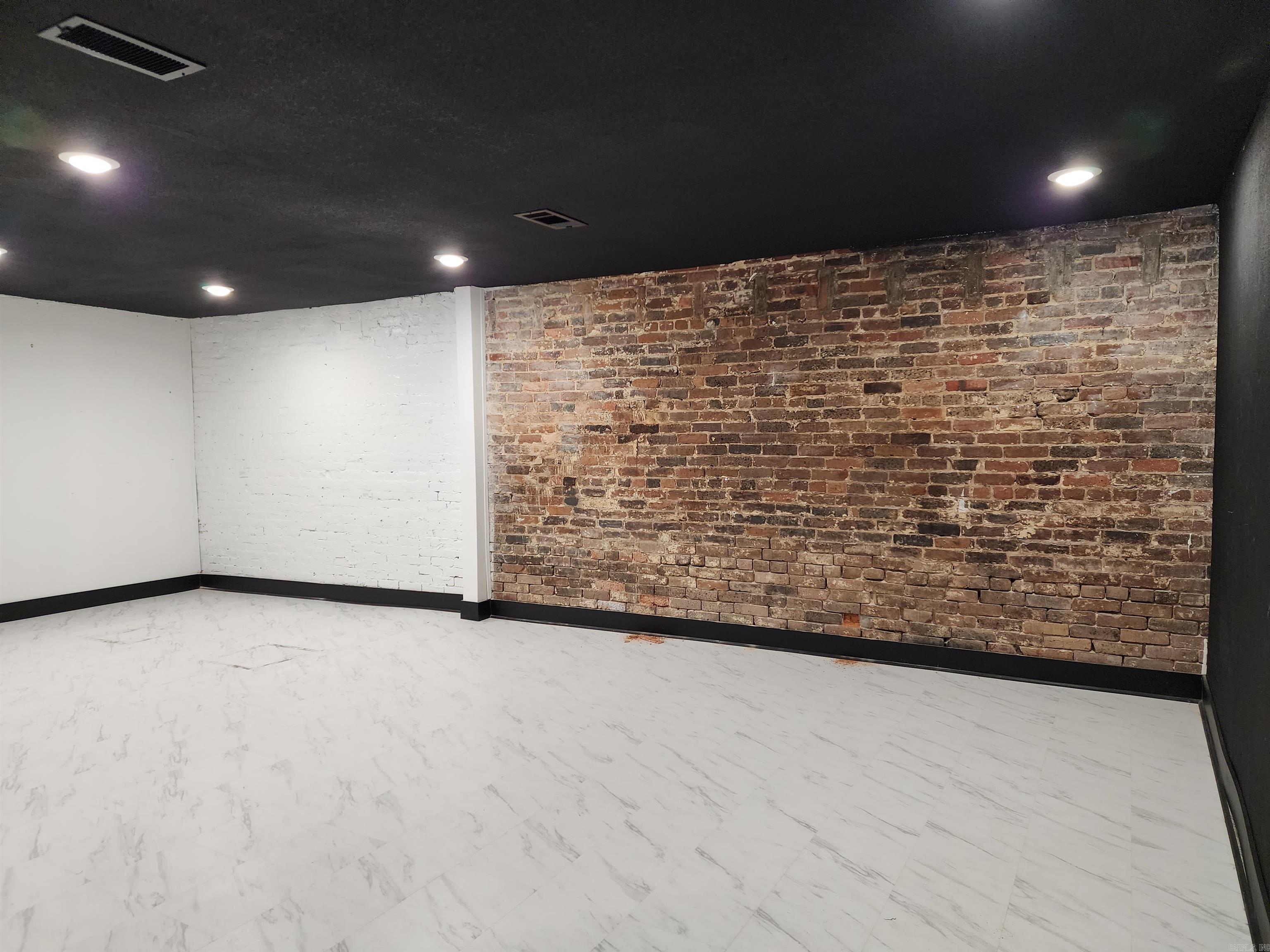 Hs Land & Imp - Commercial Sale