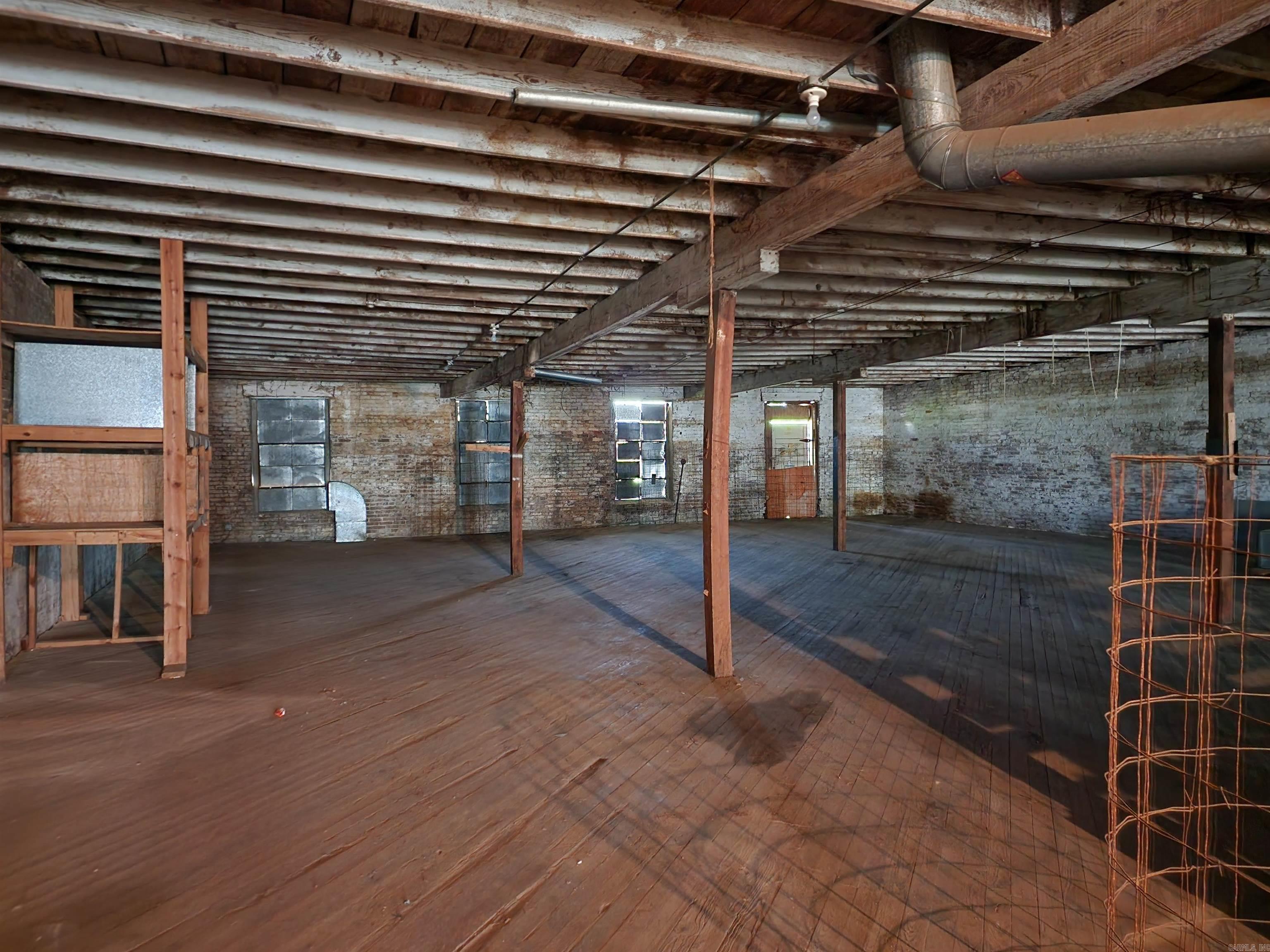 Hs Land & Imp - Commercial Sale