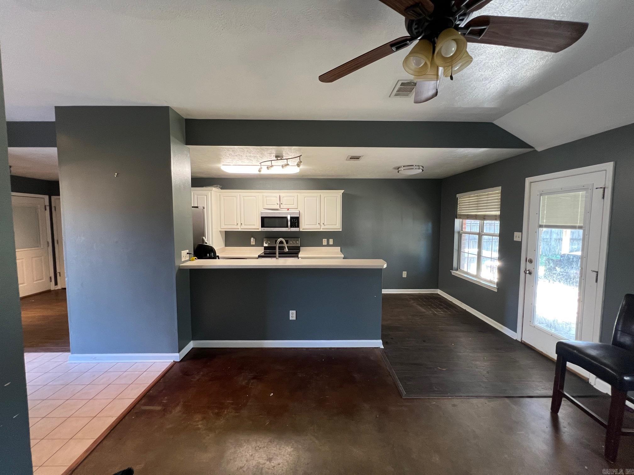 Oak Meadows - Residential Lease