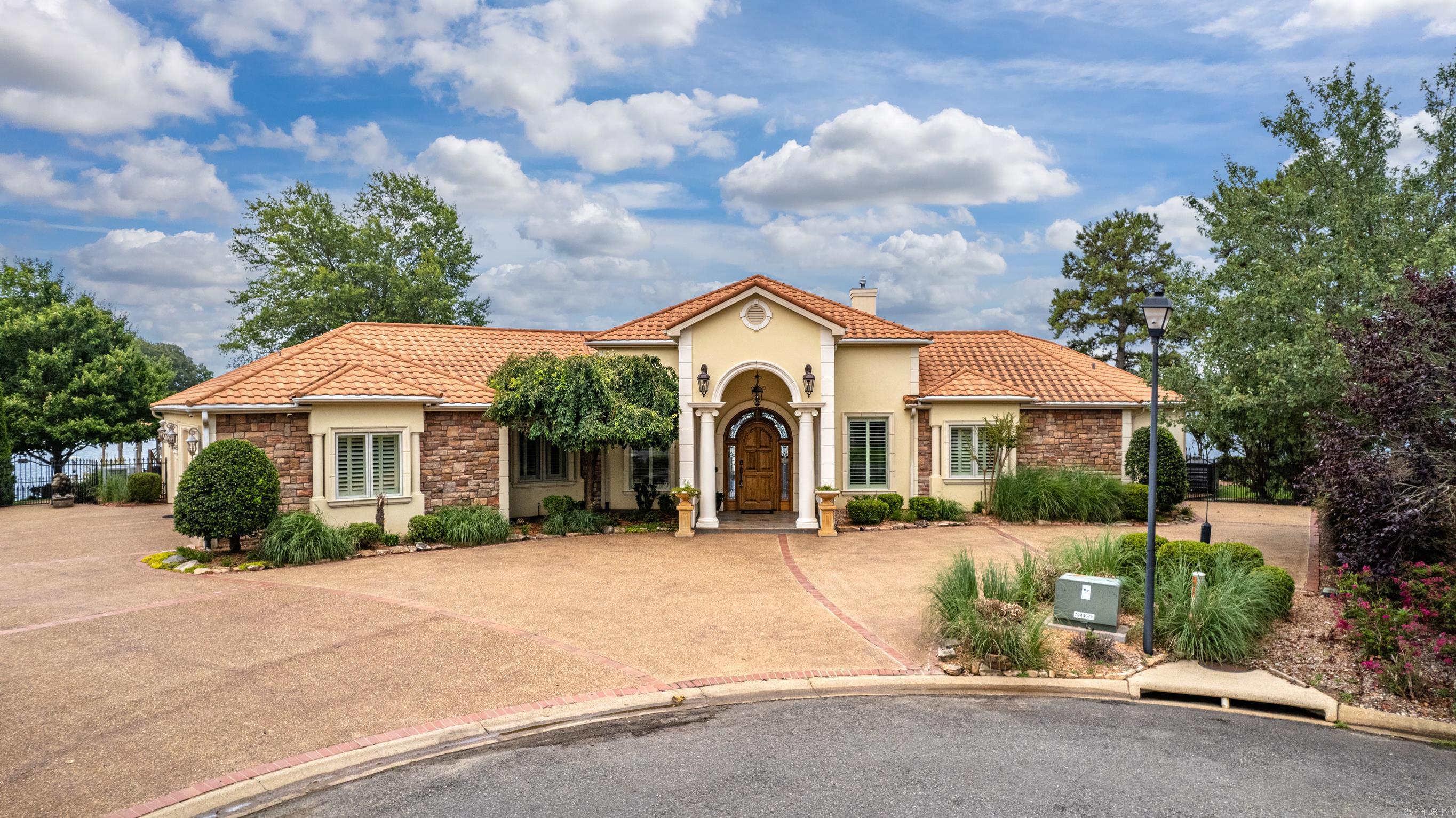 ARD POINTE - Residential