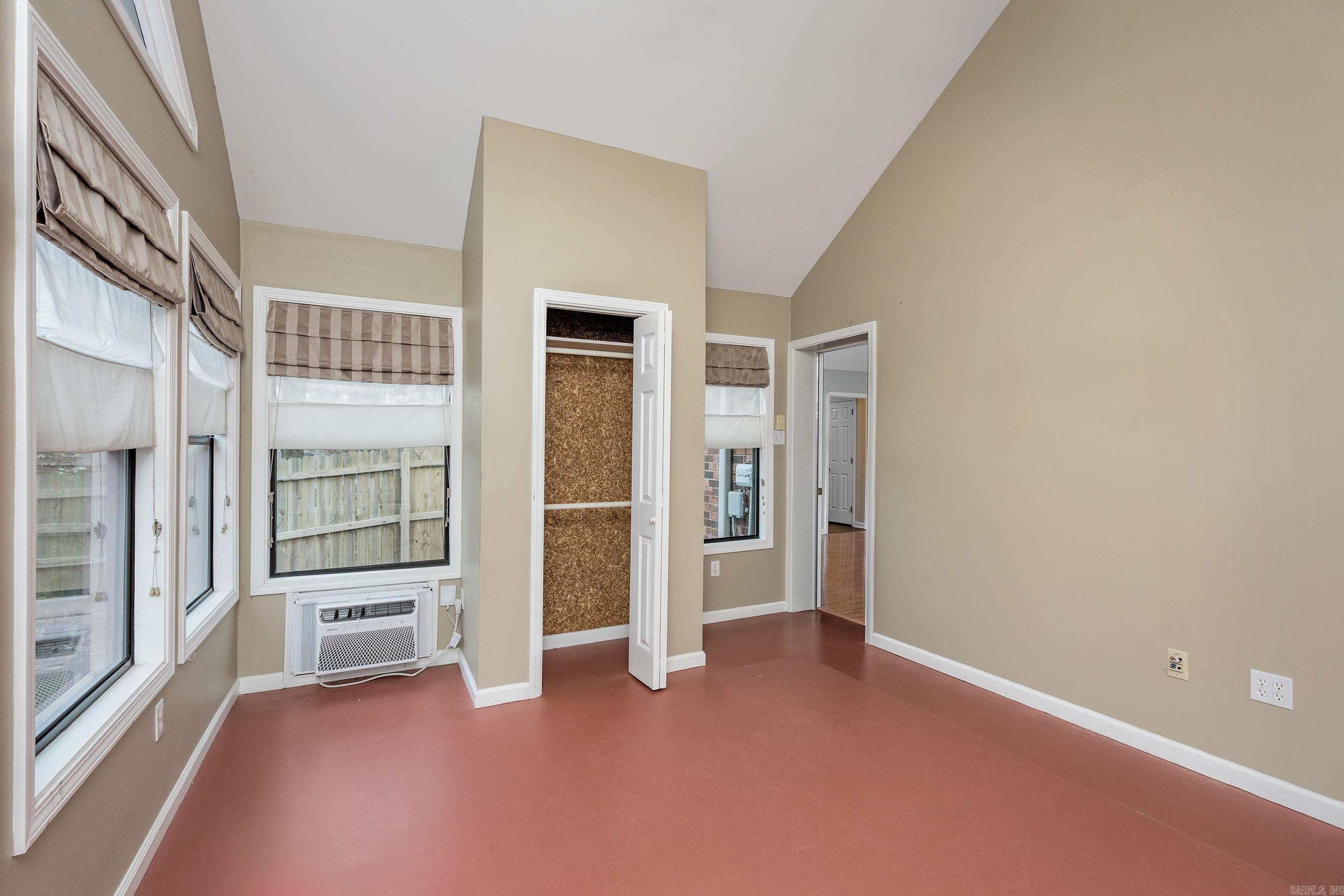 DIAMOND POINTE - Residential