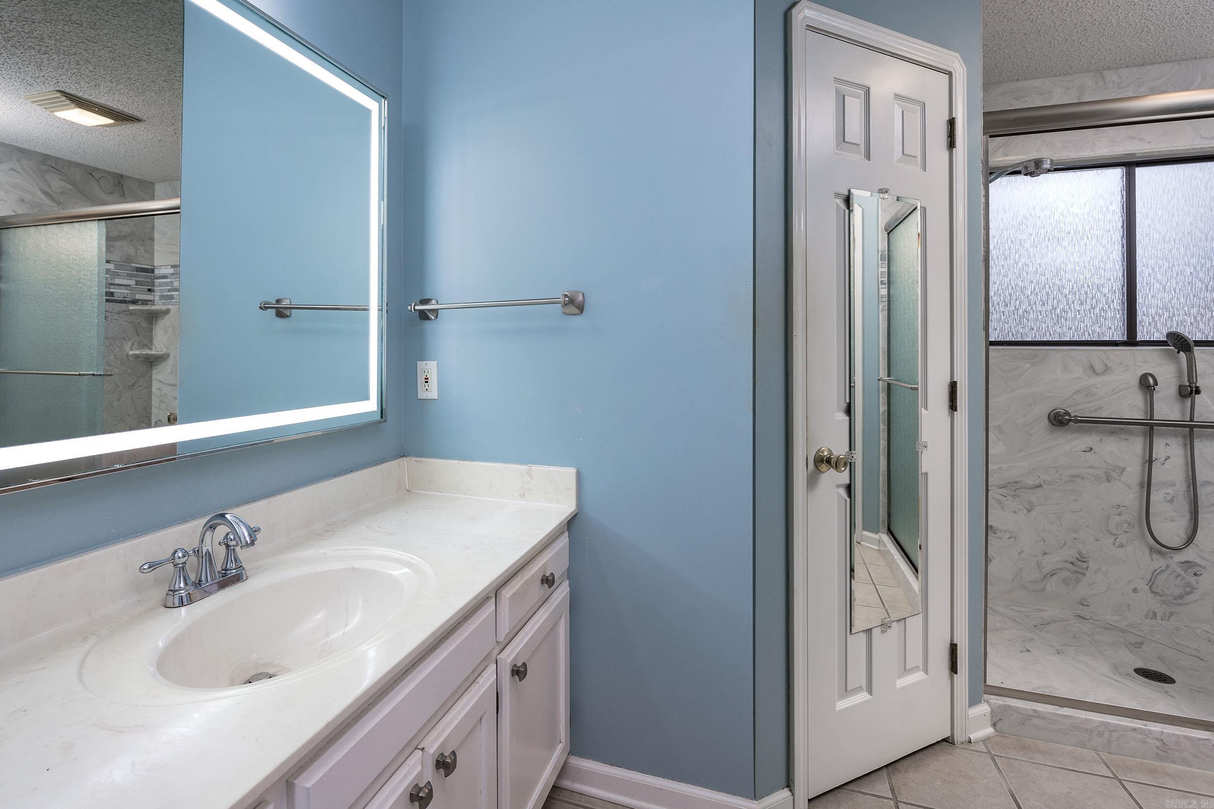 DIAMOND POINTE - Residential