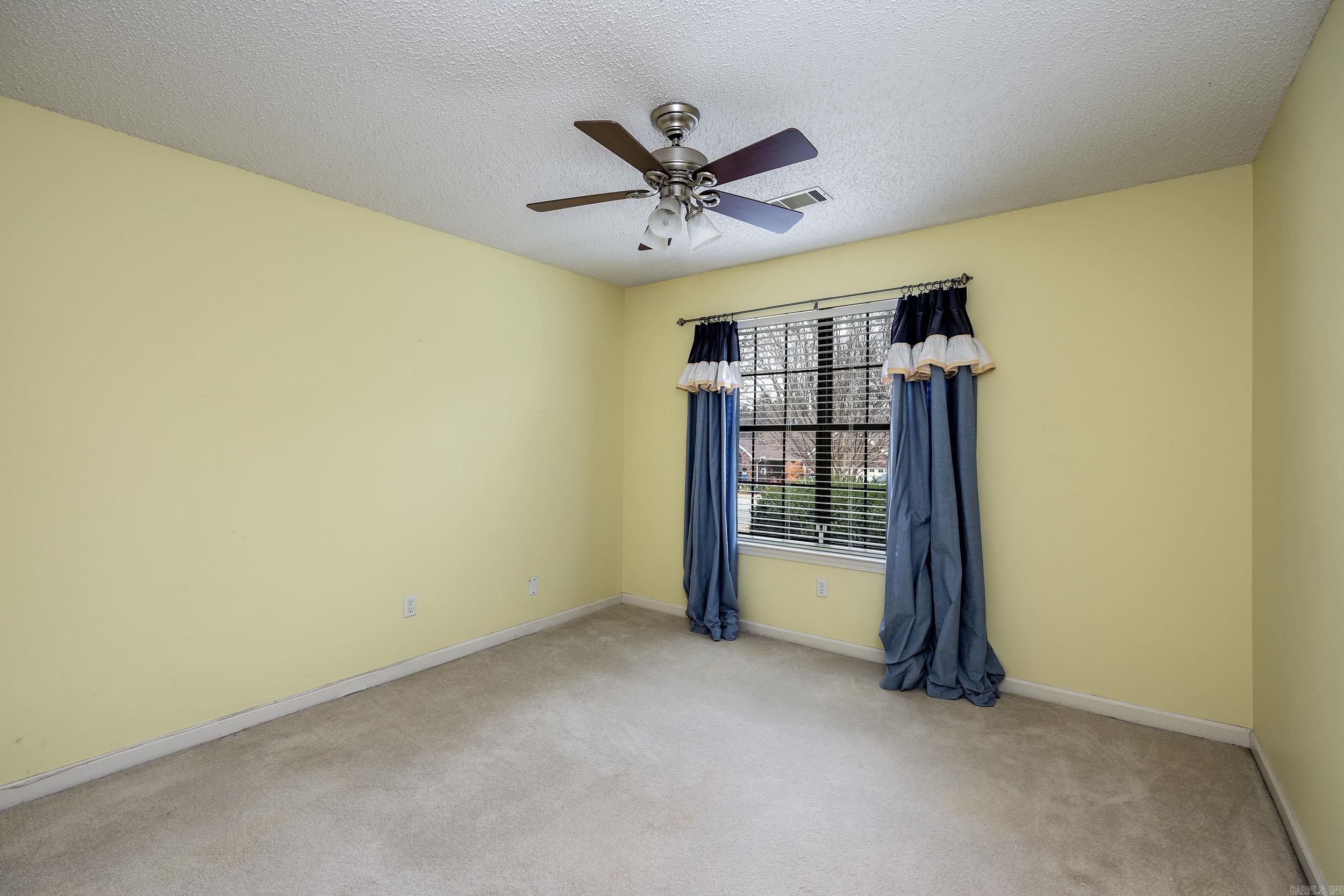 DIAMOND POINTE - Residential