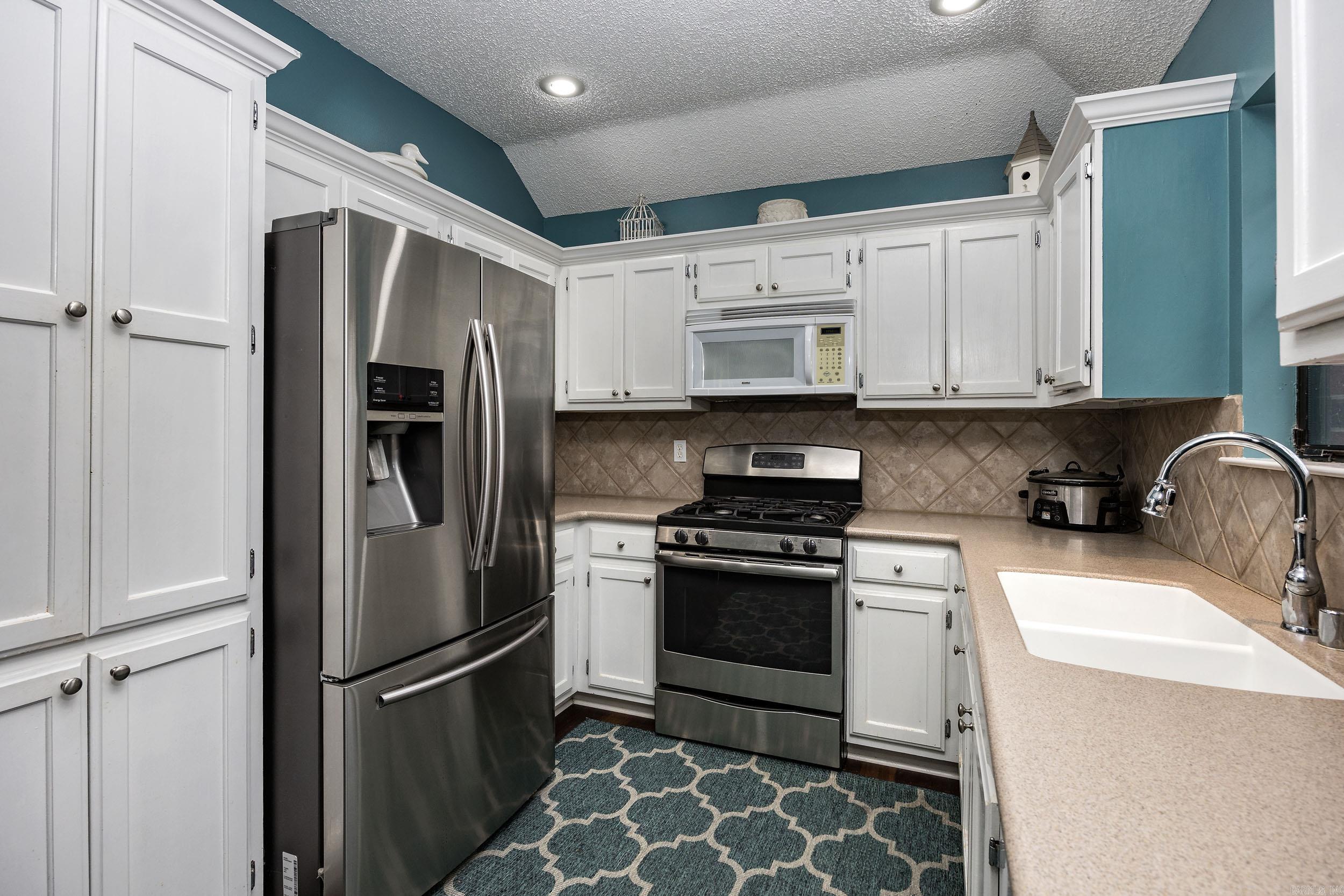 DIAMOND POINTE - Residential