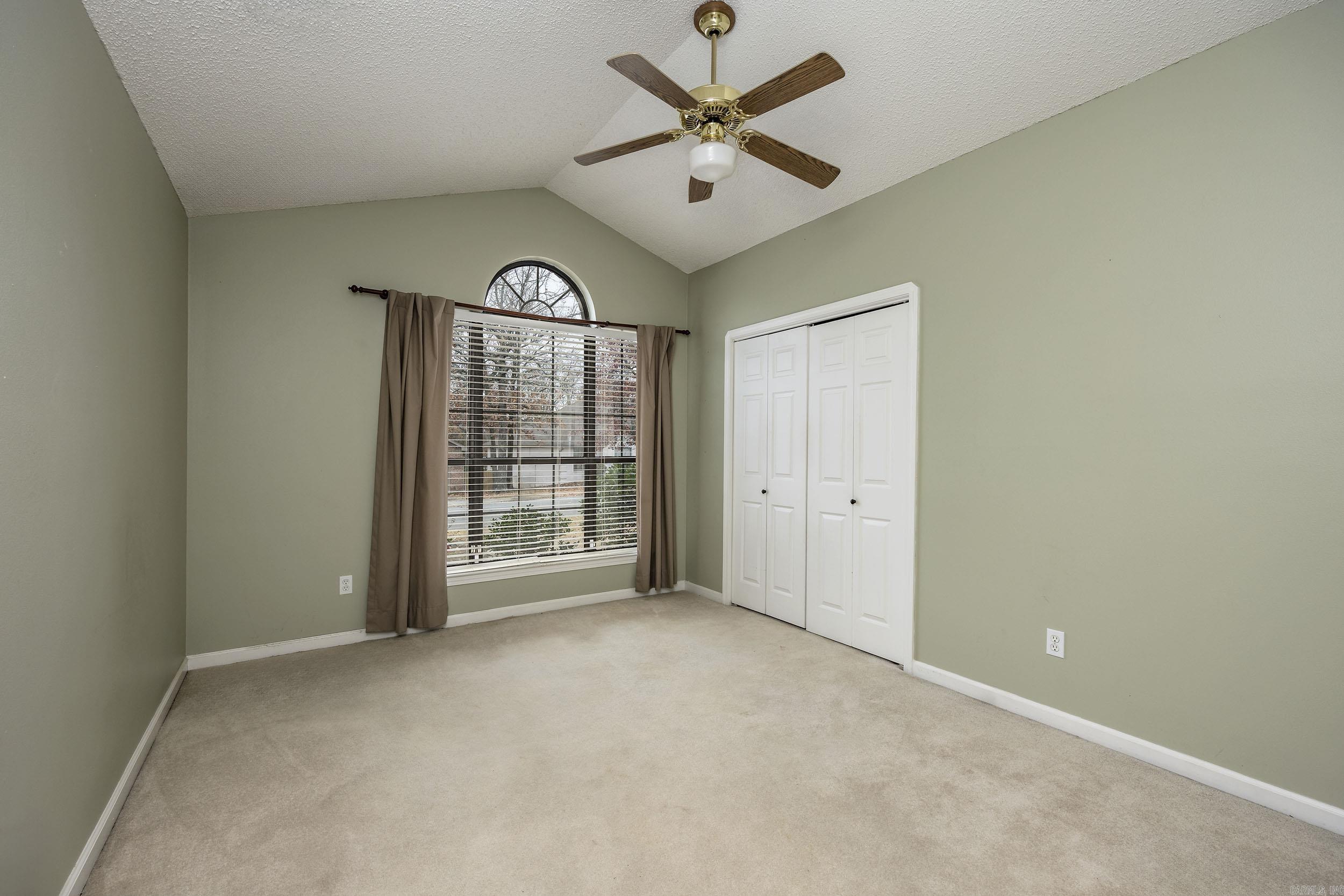 DIAMOND POINTE - Residential