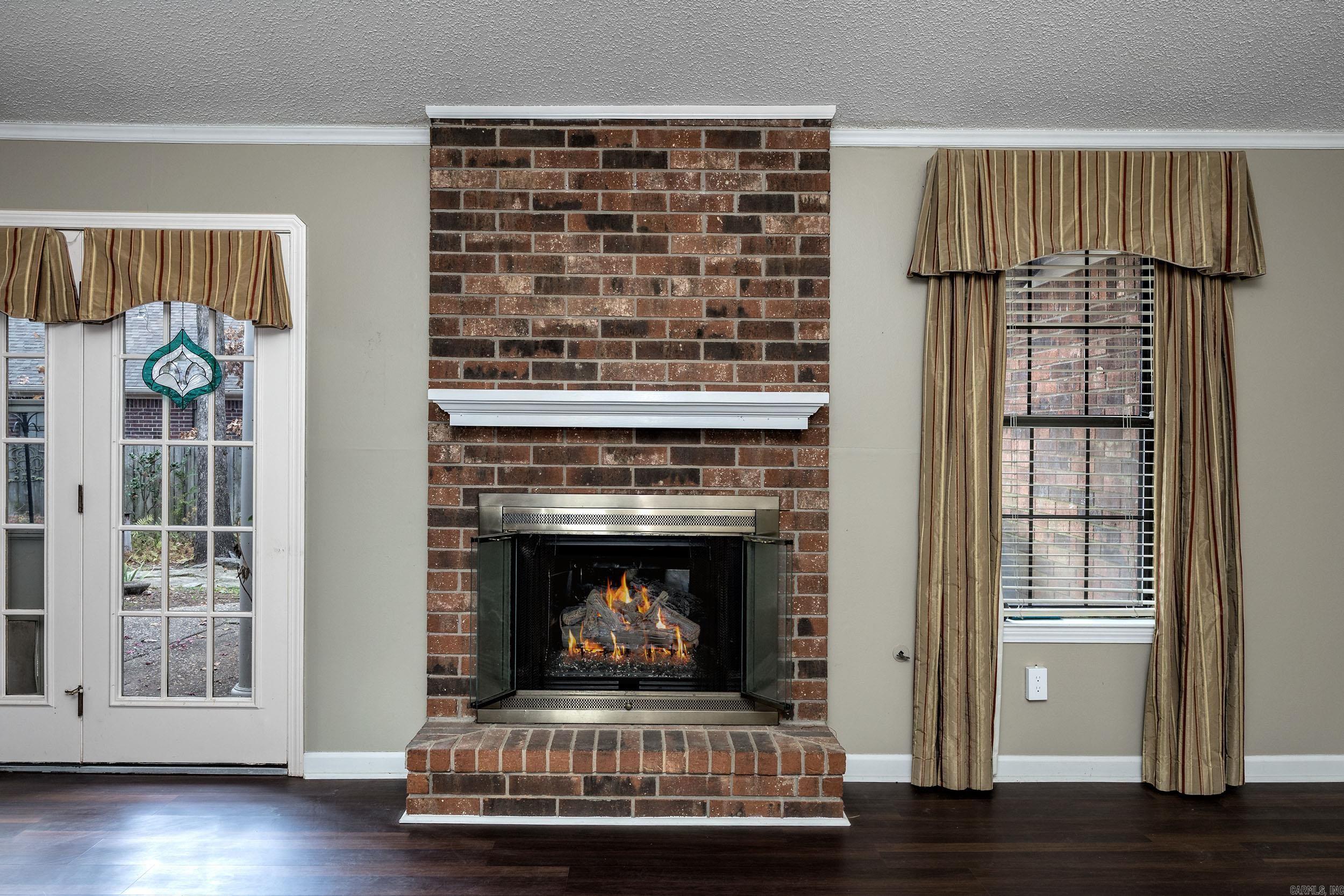 DIAMOND POINTE - Residential