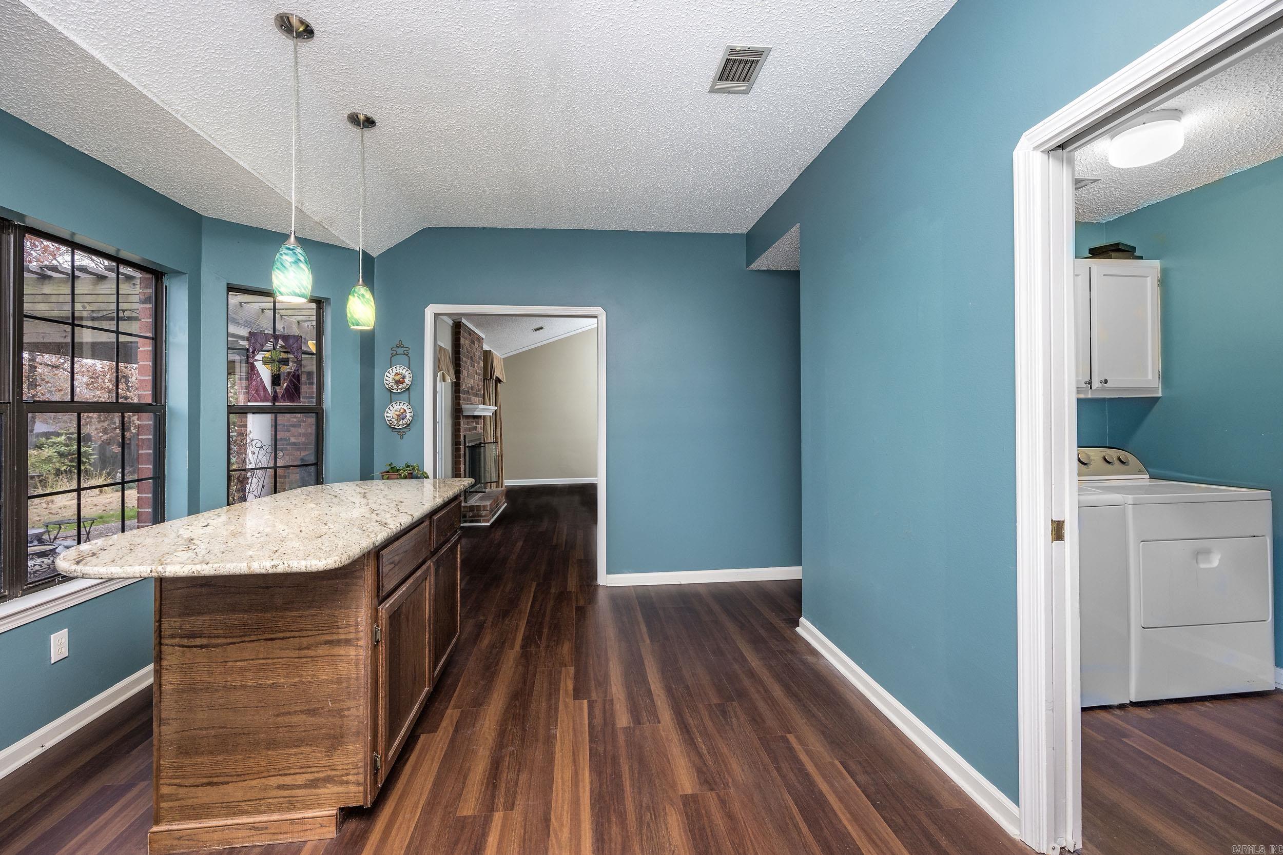 DIAMOND POINTE - Residential