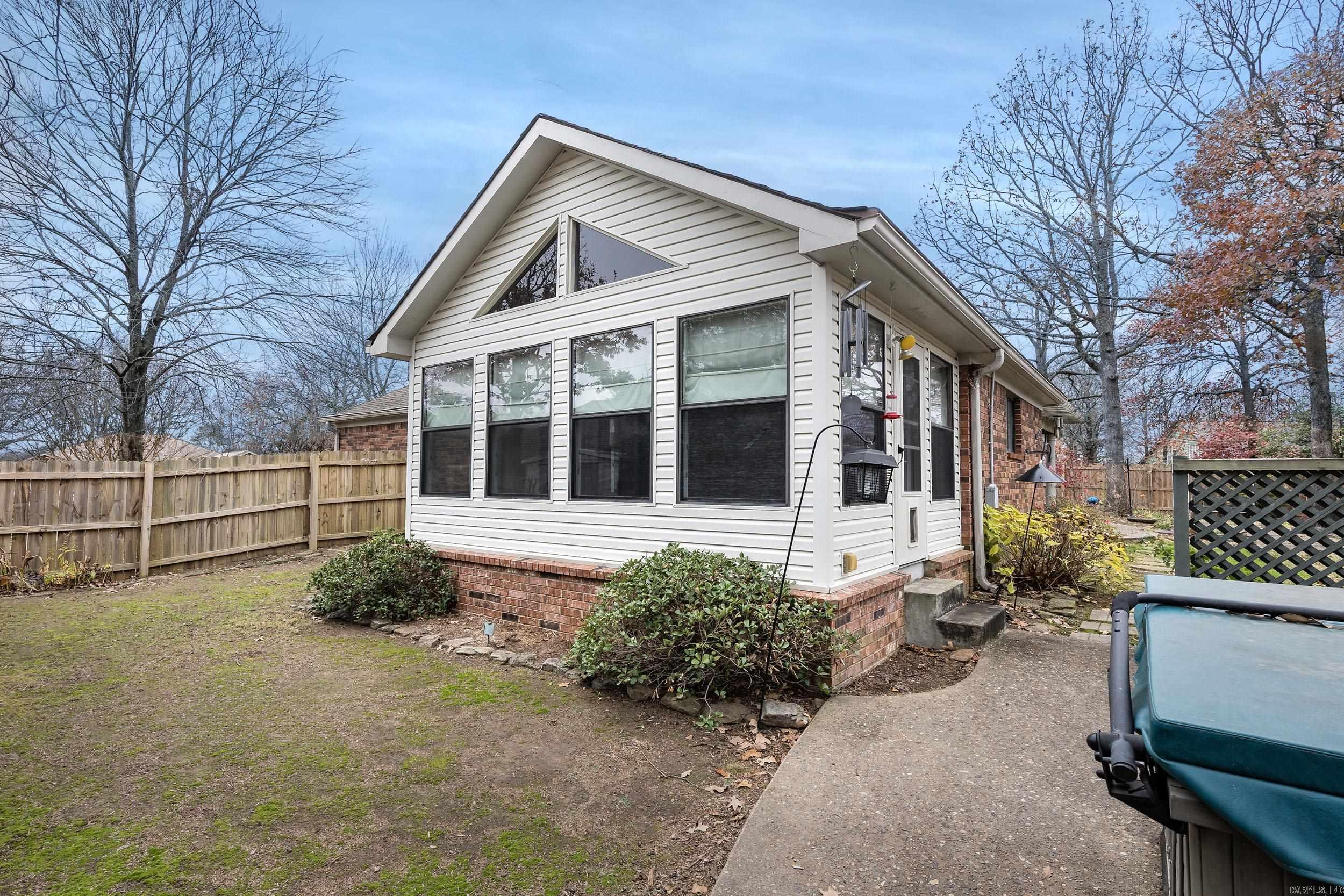 DIAMOND POINTE - Residential