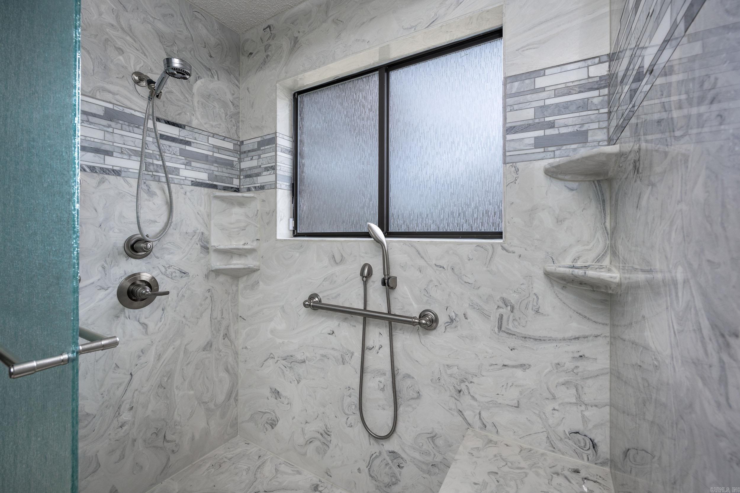 DIAMOND POINTE - Residential