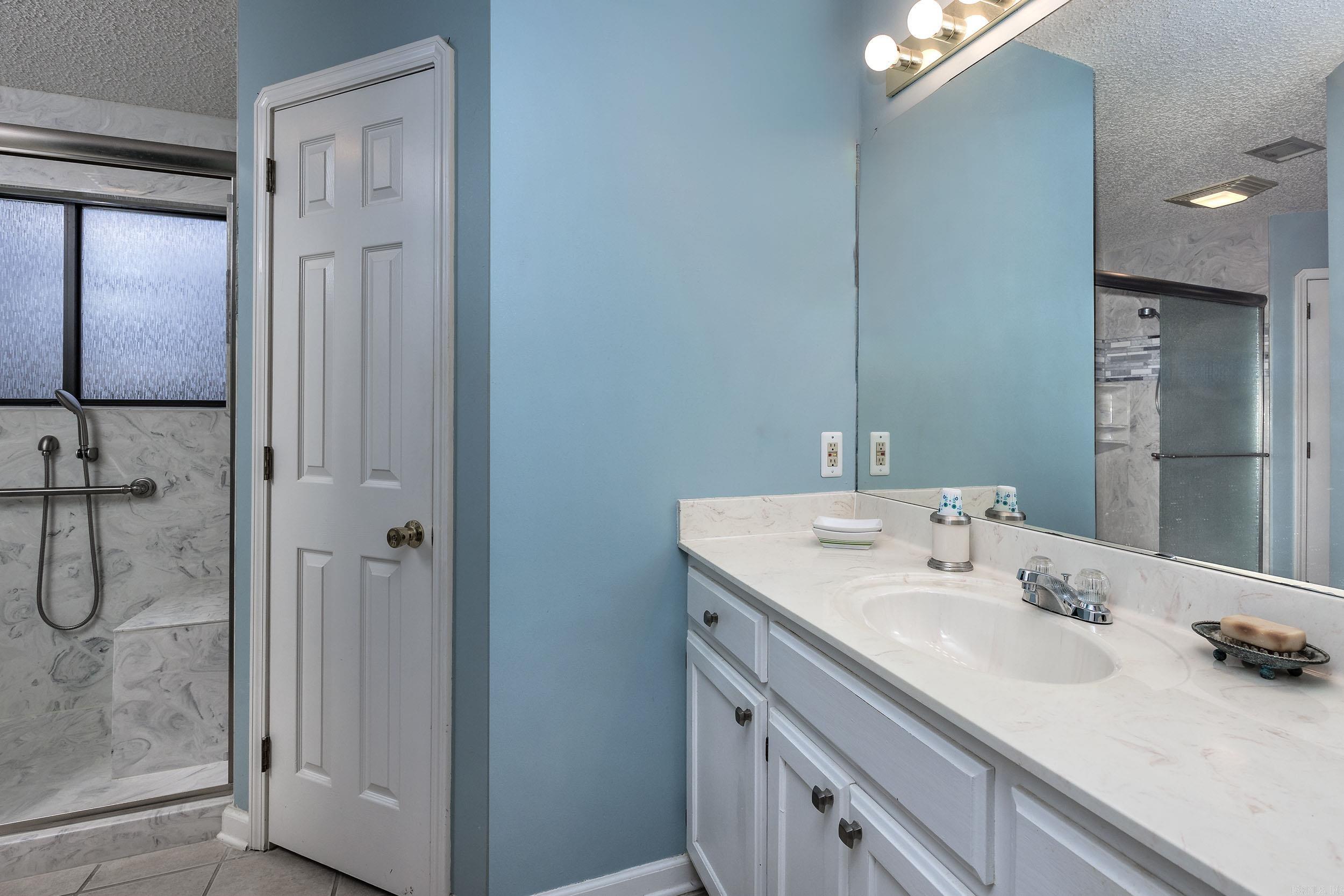 DIAMOND POINTE - Residential