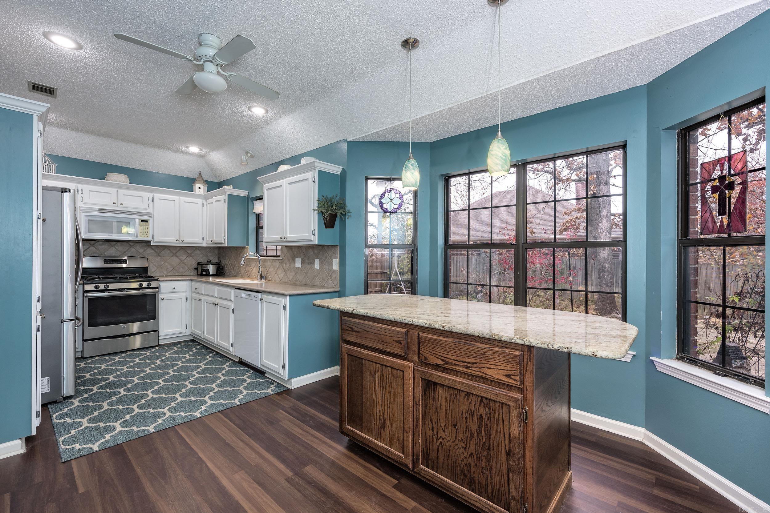 DIAMOND POINTE - Residential