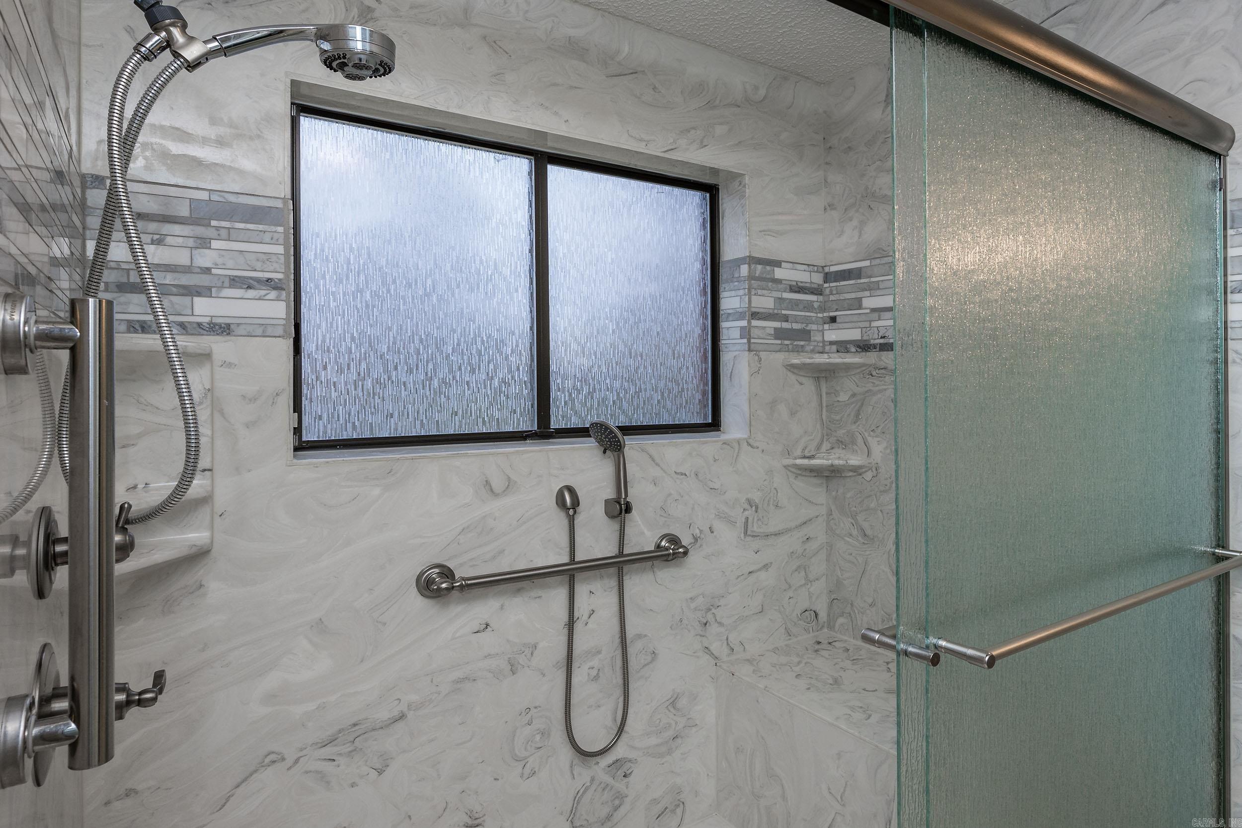 DIAMOND POINTE - Residential