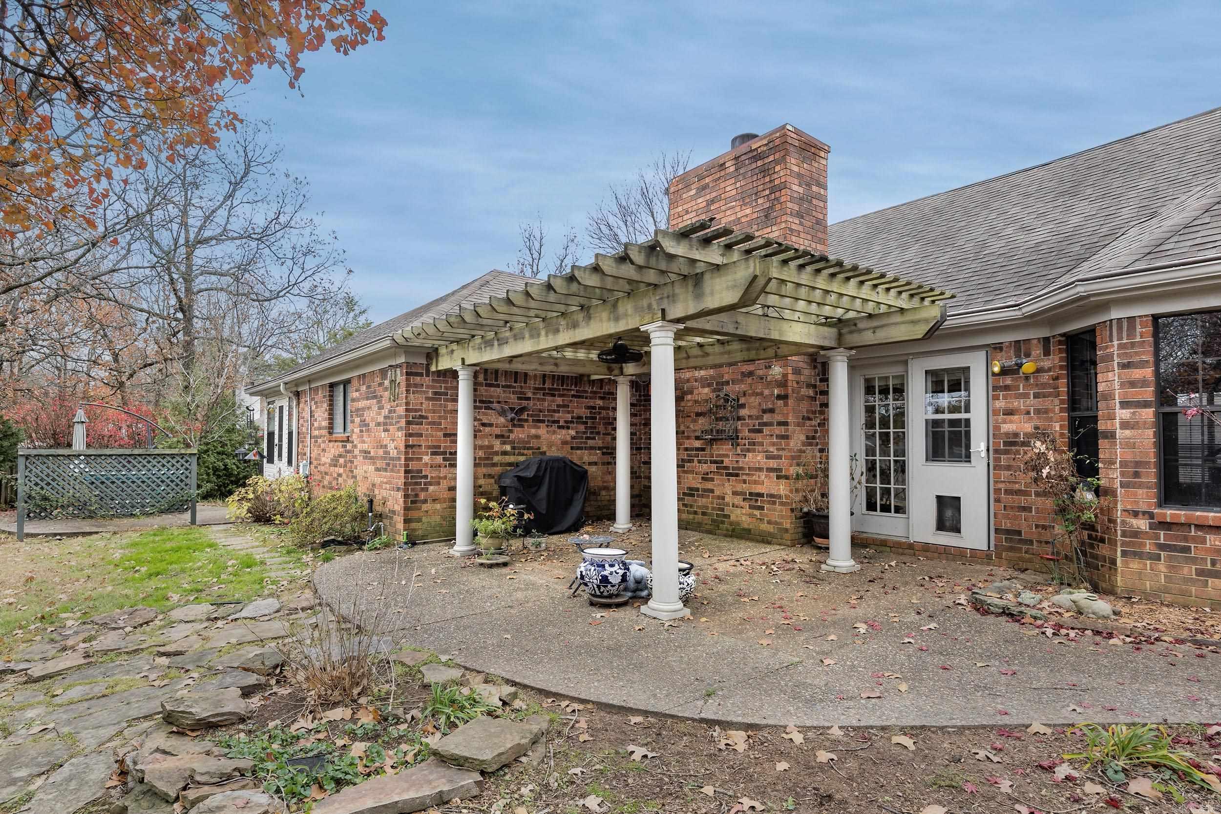 DIAMOND POINTE - Residential