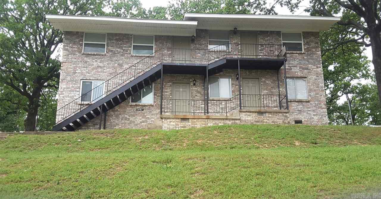 Great Investment Property!! 33 apartment units have been totally remodeled with beautiful new cabinets, granite counters, new appliances,lighting and flooring.Baths have new tub/shower units and toilets. All 7 buildings have new roofs, electrical wiring and breaker boxes, new AC units and heaters, and all new water heaters. The brick exteriors have new shake siding,new doors and 150 new windows and new concrete parking pads. All are rented. Conveniently located to interstate,shopping, bus line.
