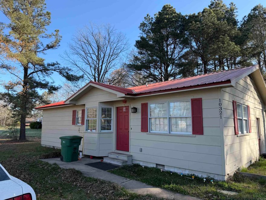 This charming 2-bedroom, 1-bath home sits on a spacious 0.78-acre lot, offering plenty of room to enjoy outdoor living or future improvements. With fresh updates throughout—including new paint, modern flooring, and stylish light fixtures—this home is move-in ready and full of potential. Inside, you’ll find a comfortable layout that’s perfect for everyday living, whether you’re a first-time homebuyer or looking to expand your investment portfolio. The large lot provides endless possibilities, from gardening to adding additional features down the road. Affordable, updated, and situated on a generous piece of land, this property is a fantastic opportunity you won’t want to miss! Agents please see remarks