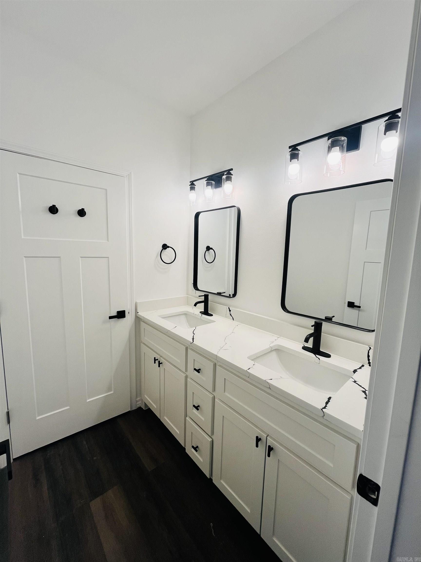 WOLFORD - Residential