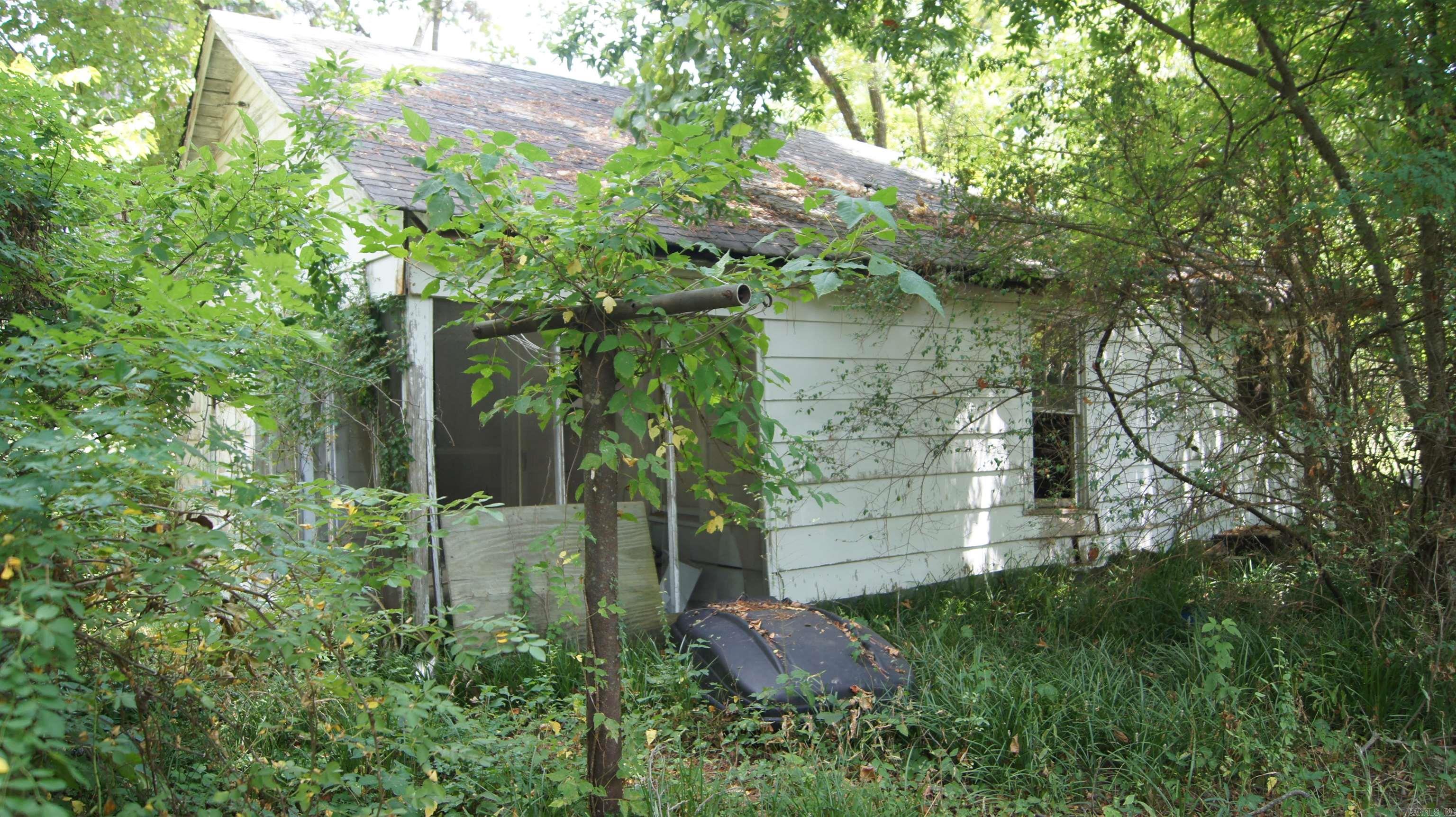 Two homes, one incredible investment opportunity! This property includes two separate residences on adjoining lots, each with its own address and access — a rare find in Pine Bluff. Main Home – 601 East 21st Avenue 2 Bedrooms, 1 Bathroom Spacious Den Covered Carport Workshop for storage or projects Condition Note: The home will require full cleaning and updates. Exercise caution when entering. Second Home – 2009 Louisiana Street 2 Bedrooms, 2 Bathrooms Its own address and private entry Condition Note: Entry is not recommended due to safety concerns. The structure is in poor condition. ?? Location Highlights: Close to Pine Bluff High School and just minutes from the University of Arkansas at Pine Bluff (UAPB) Convenient access to shopping, dining, and local amenities ?? Flexible Purchase Options: Buy one property individually Or maximize value and purchase both homes together as a package This is a prime opportunity for investors looking for dual rental income, a flip project, or a unique portfolio addition. Properties with two separate addresses and access don’t come around often.