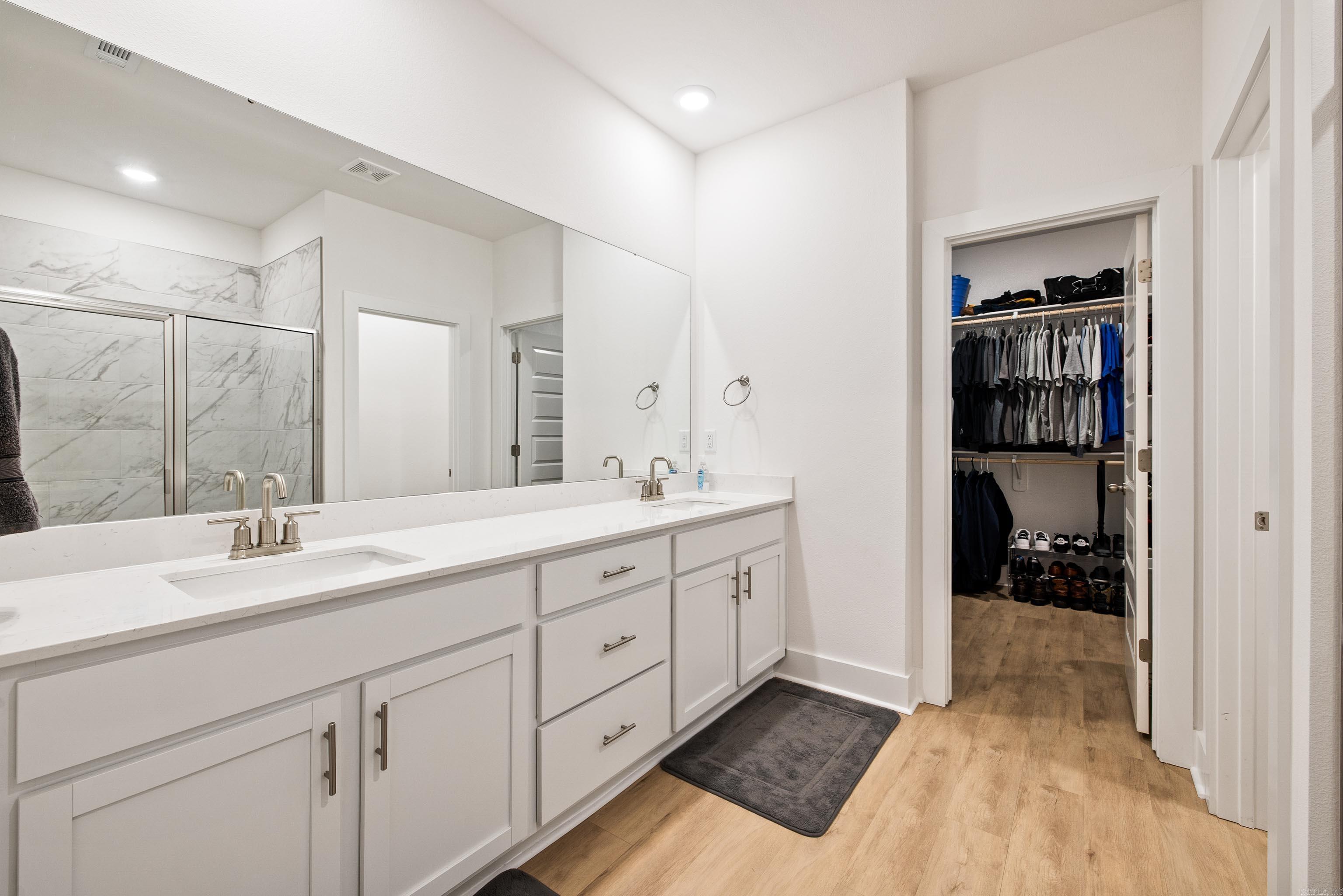 THE RESERVE AT COUNTRY CLUB PHAS - Residential