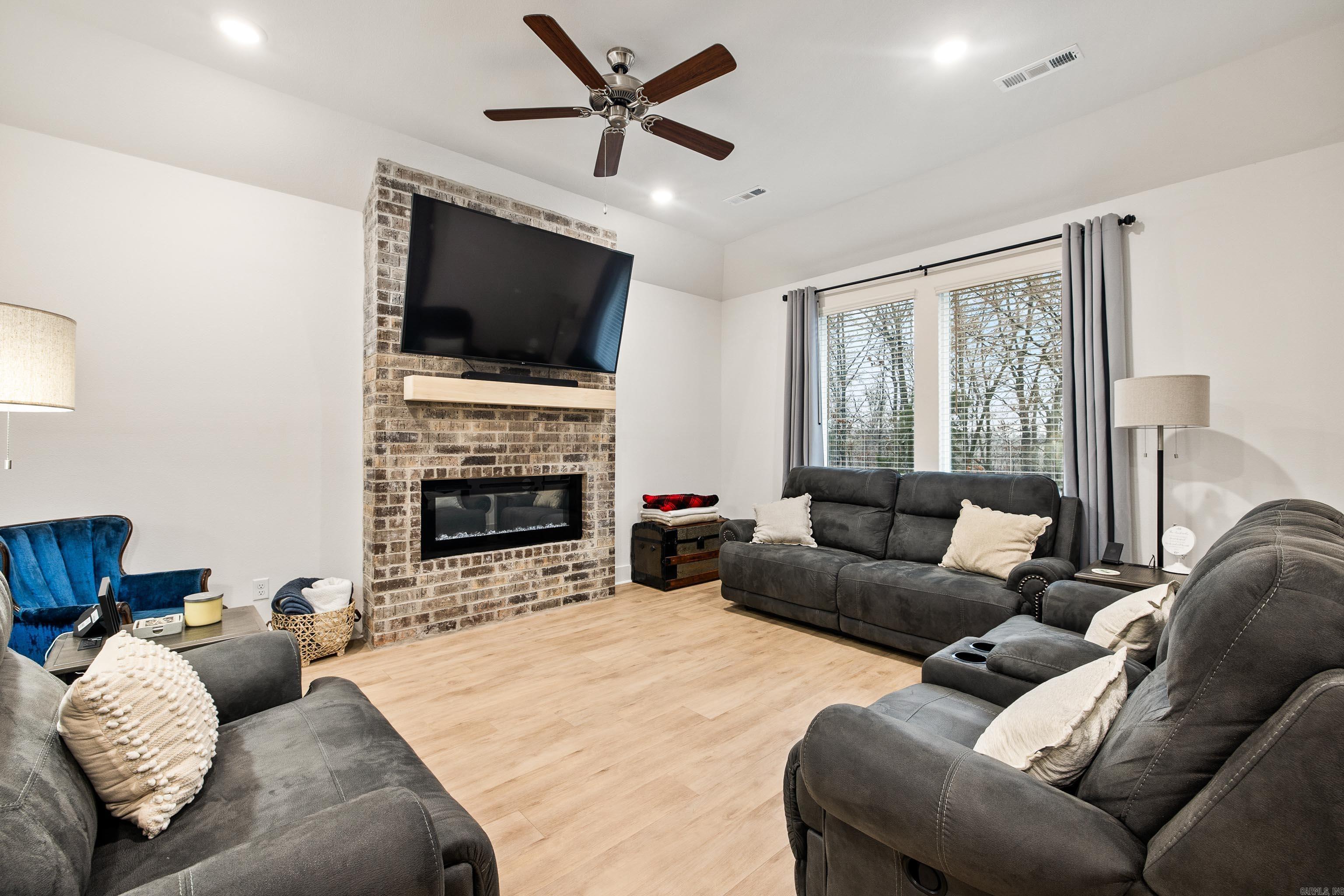 THE RESERVE AT COUNTRY CLUB PHAS - Residential