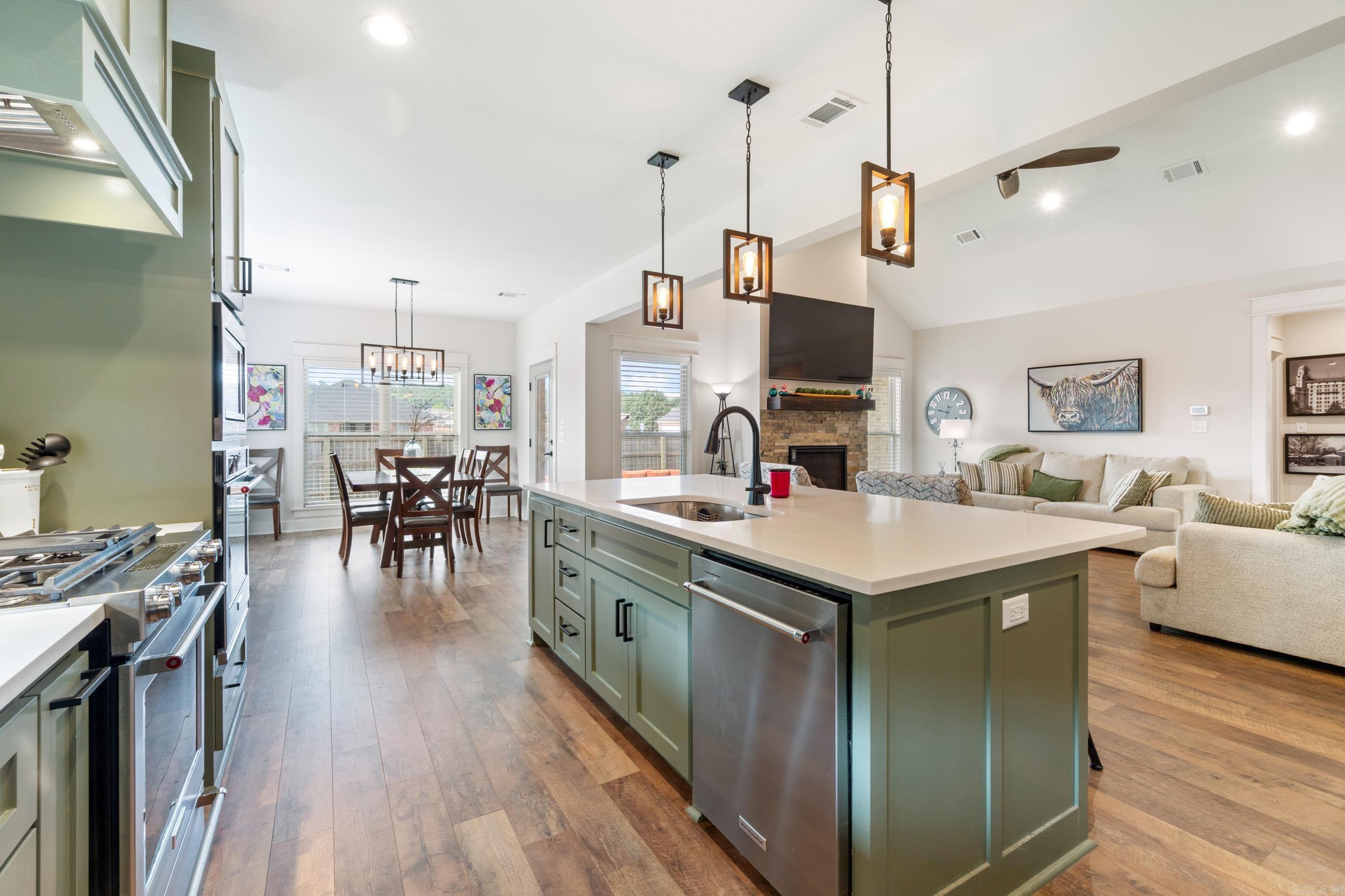 IVY PLACE - Residential