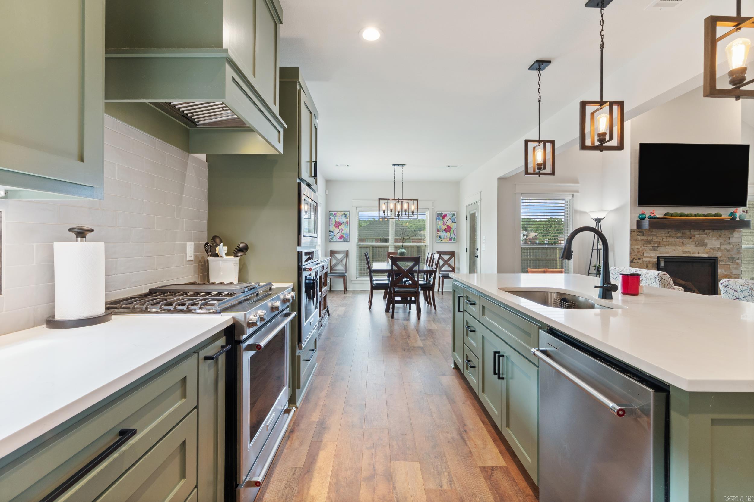 IVY PLACE - Residential