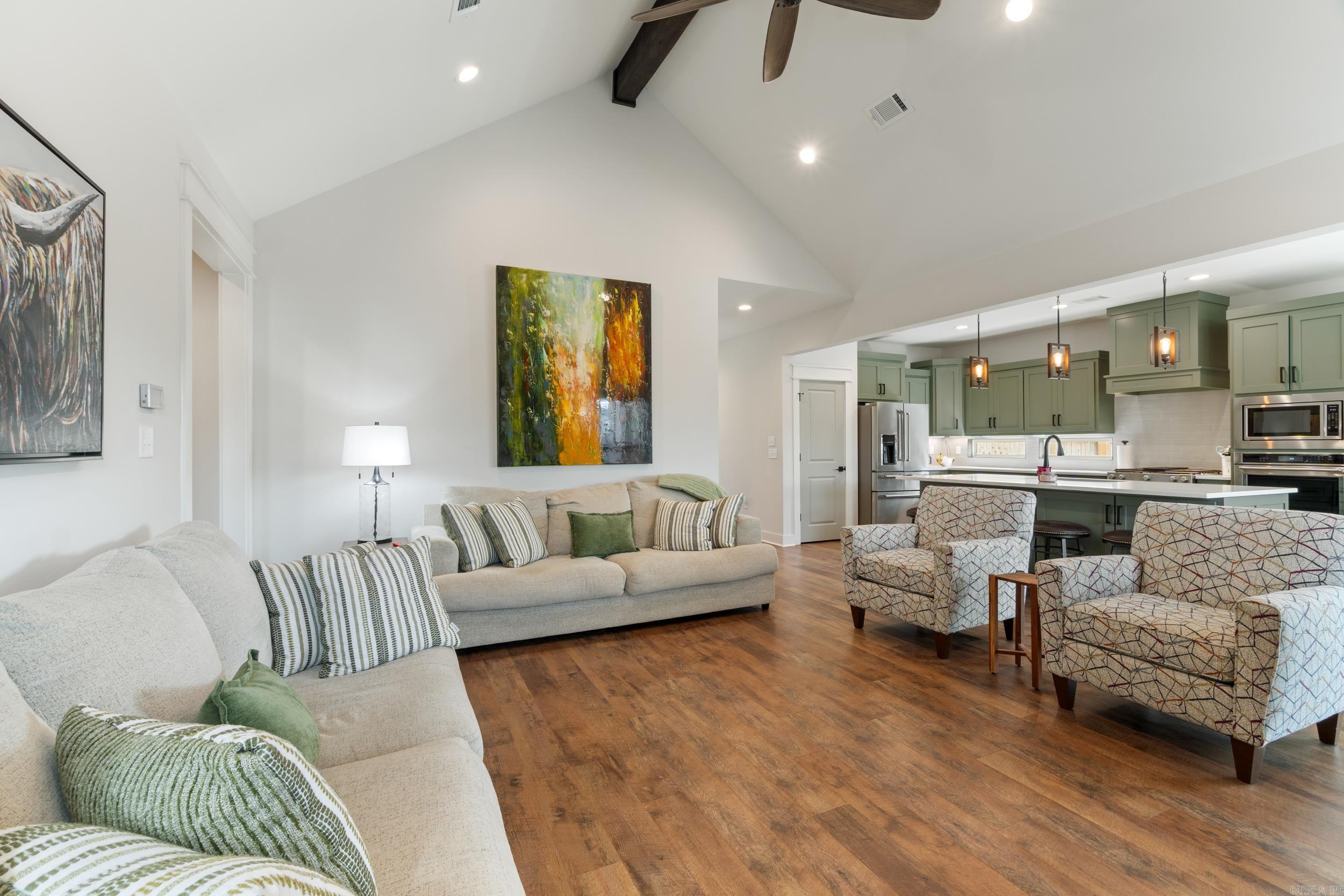 IVY PLACE - Residential