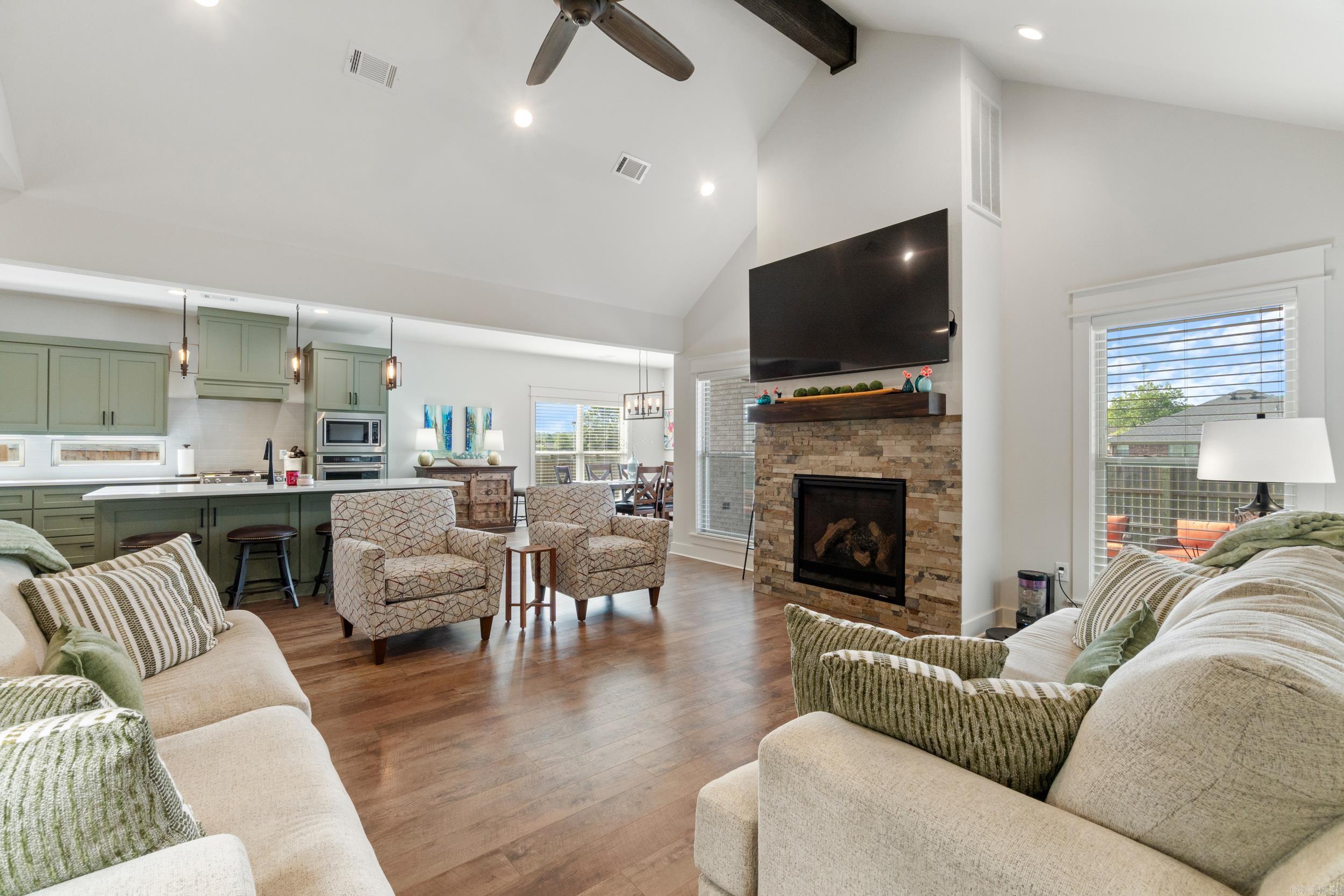 IVY PLACE - Residential