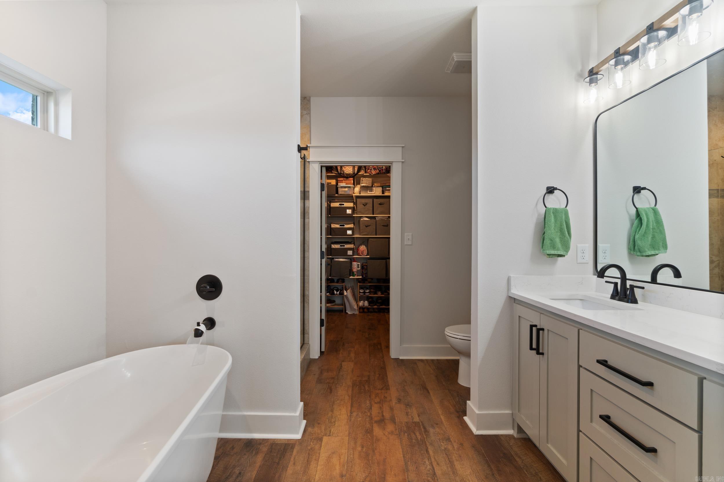 IVY PLACE - Residential