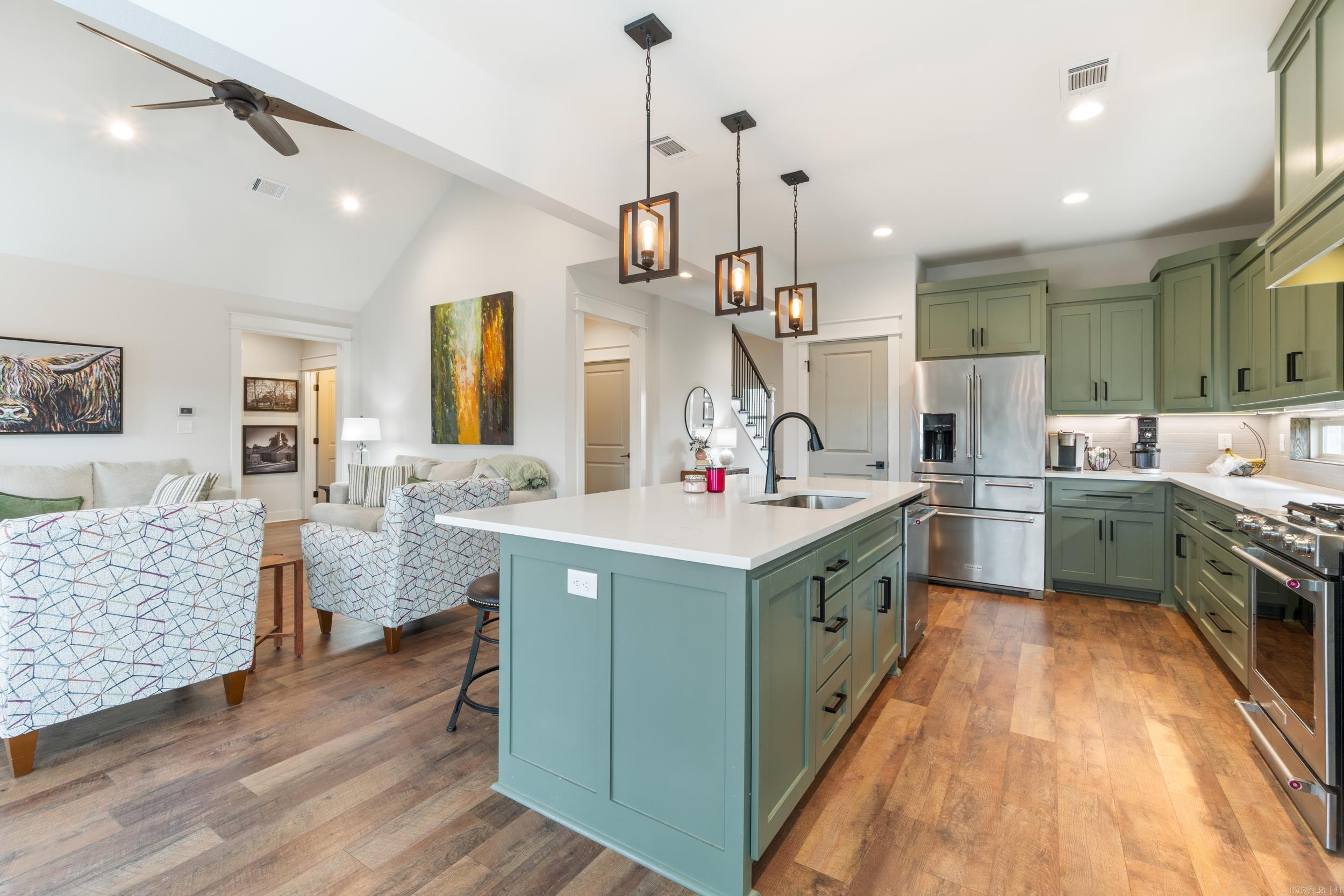 IVY PLACE - Residential