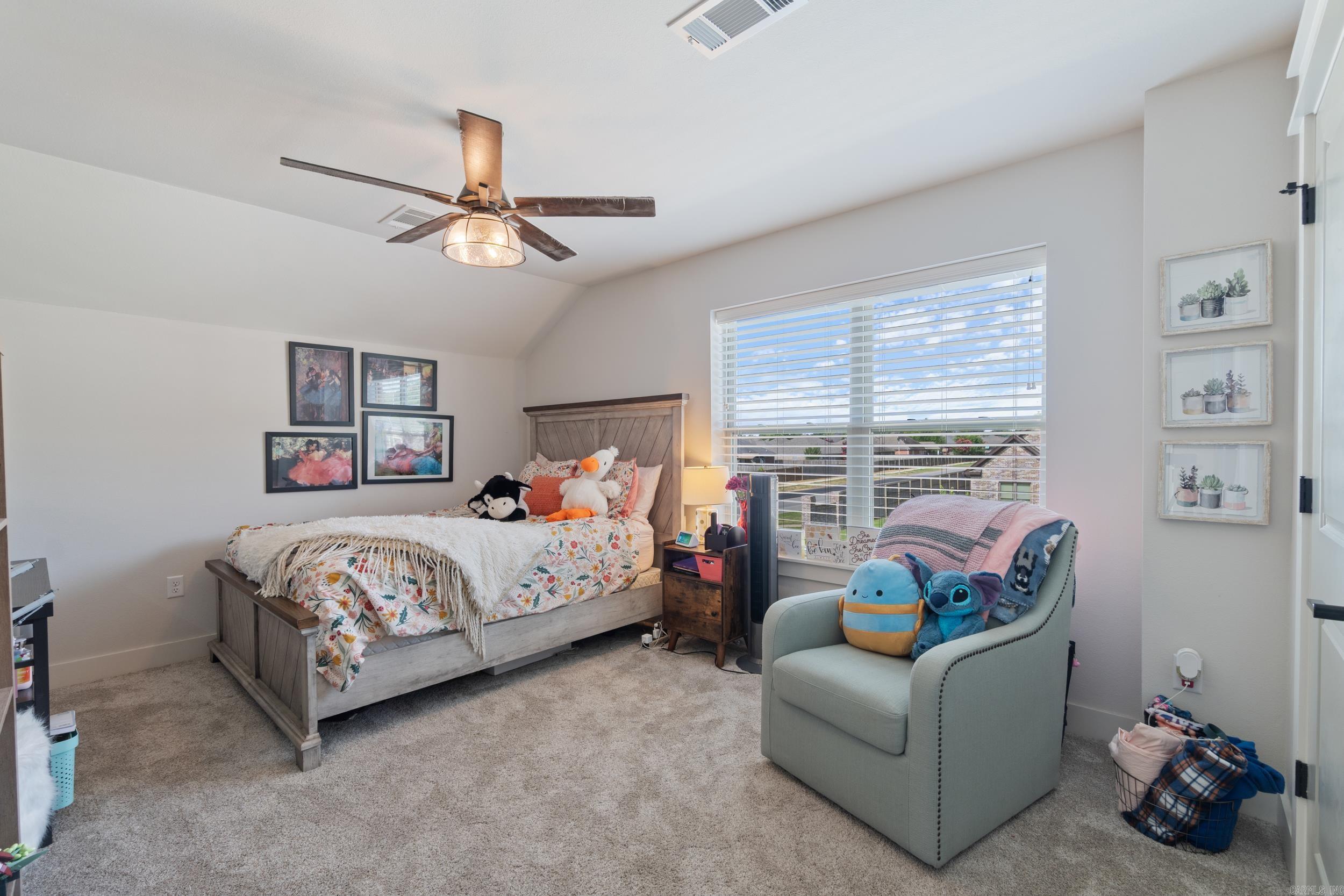 IVY PLACE - Residential