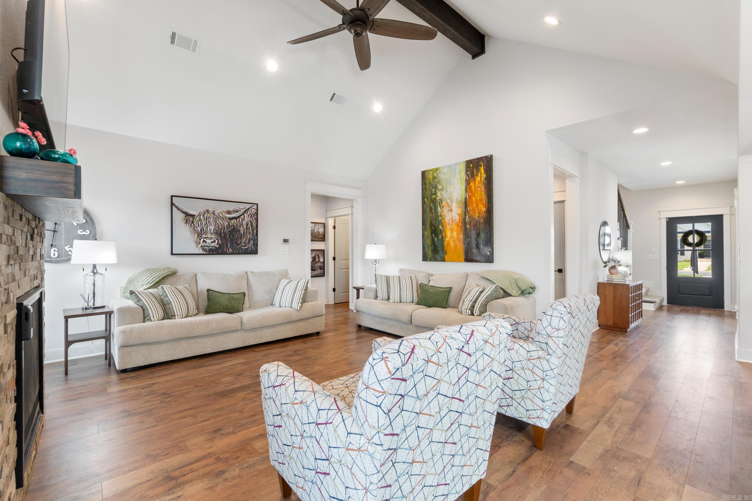 IVY PLACE - Residential
