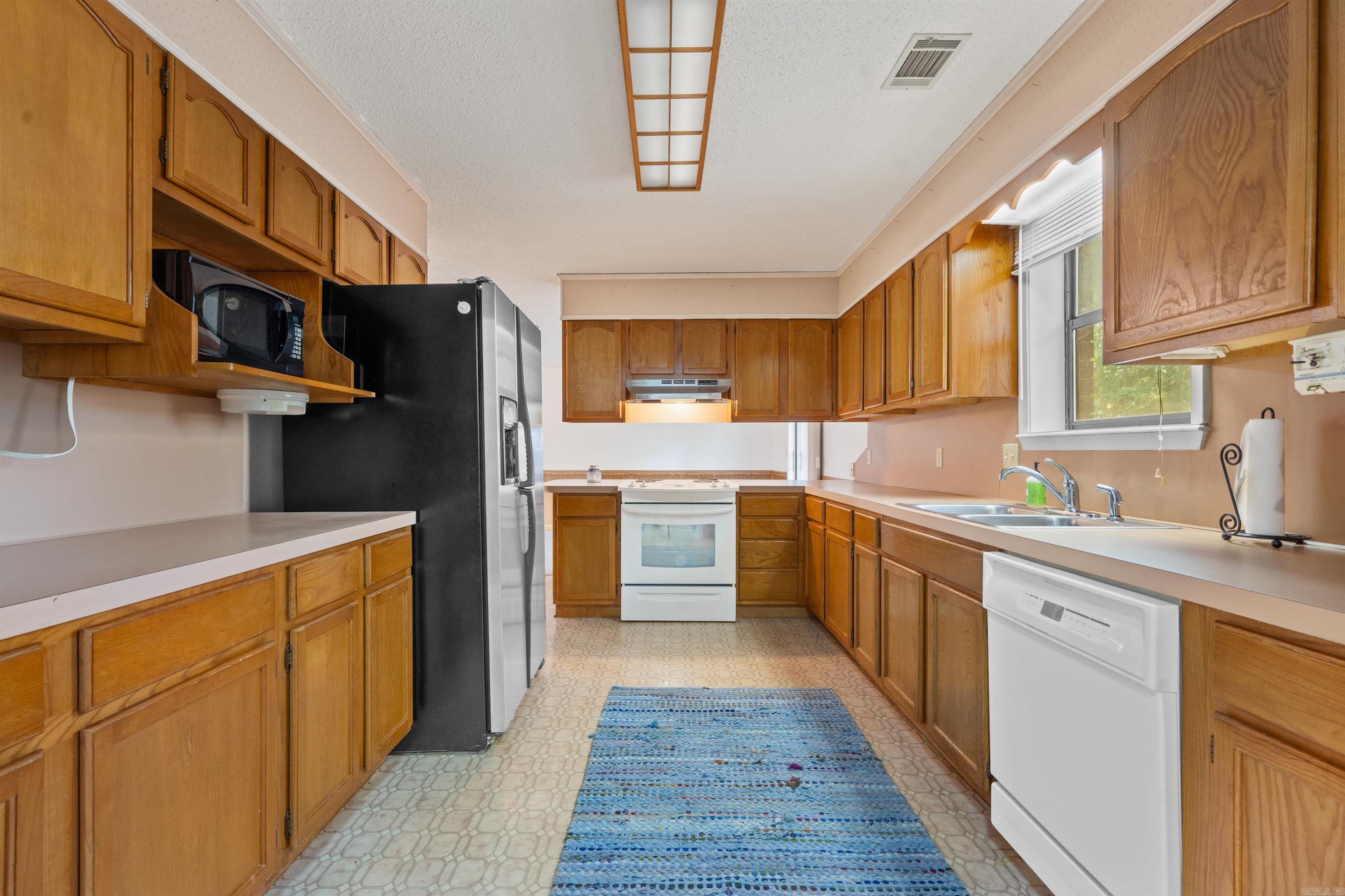 CLEVELAND SHORES - Residential