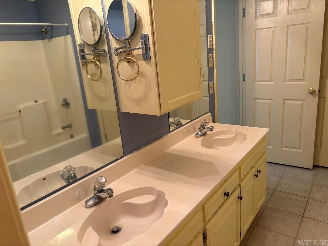 ROBINWOOD 1 - Residential
