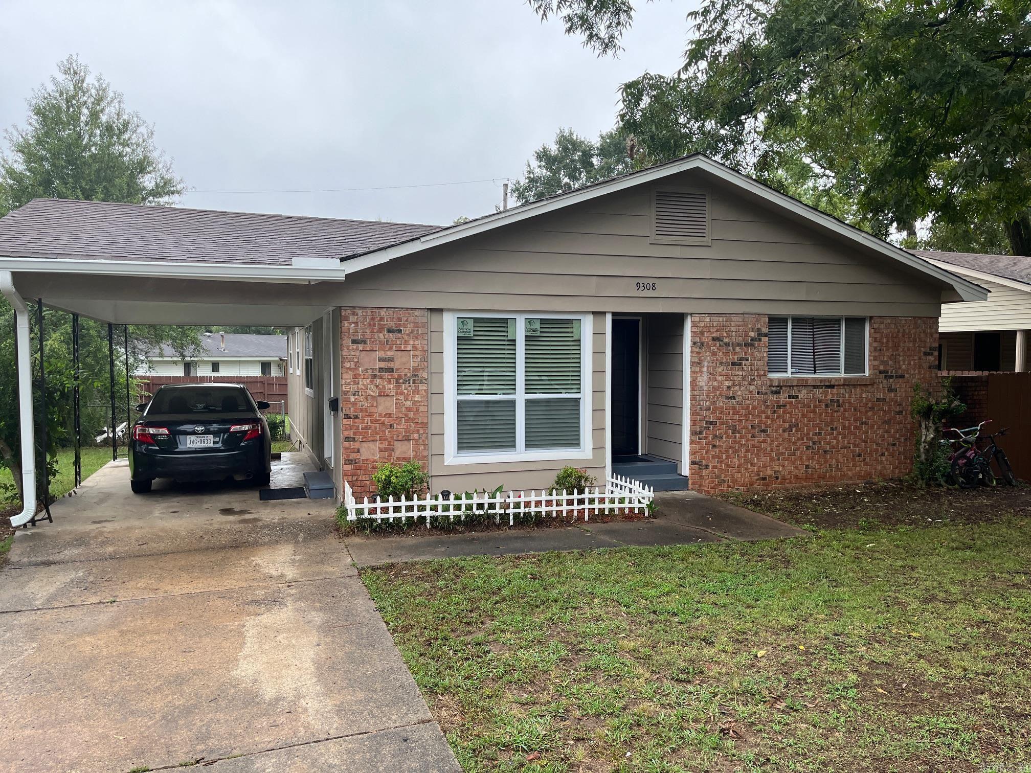 CLOVER HILL PLACE - Residential