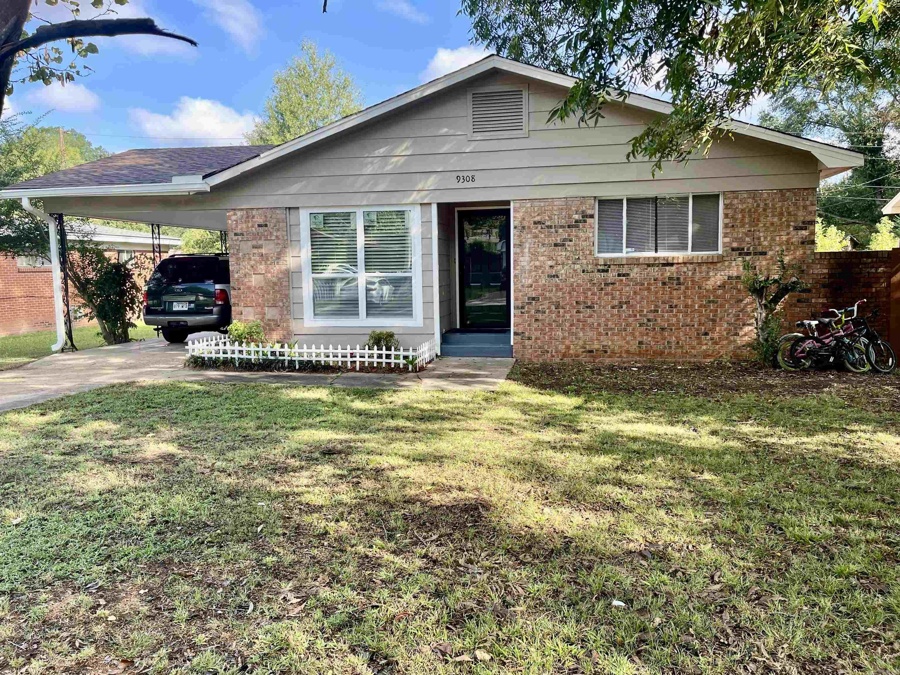 CLOVER HILL PLACE - Residential